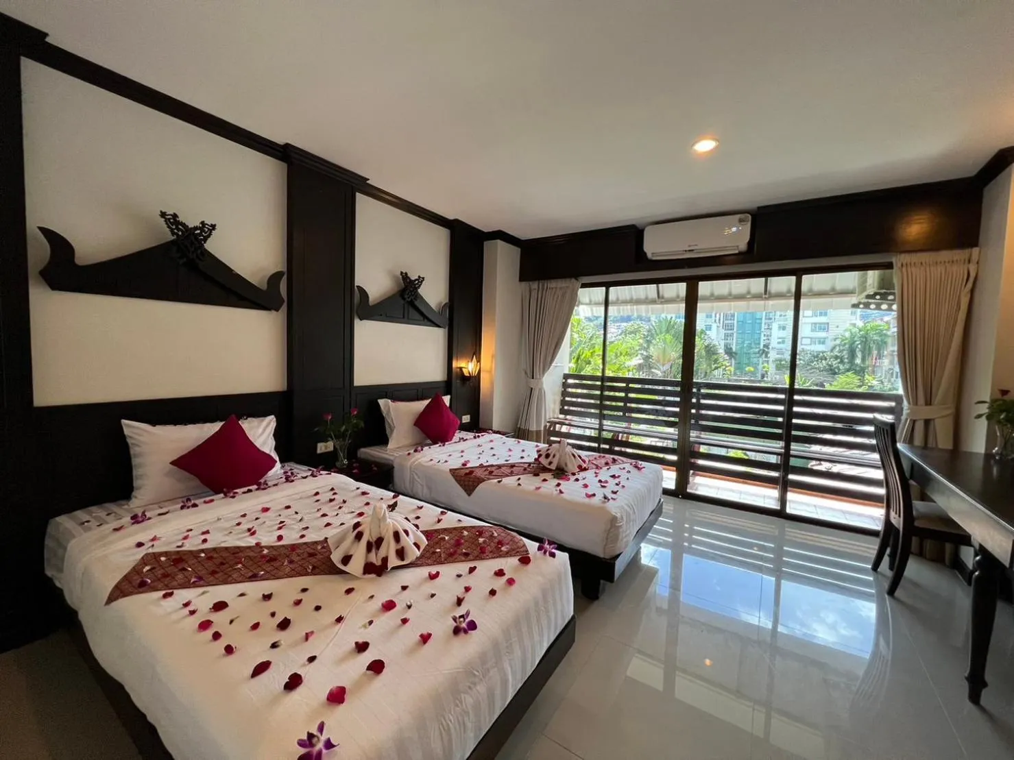 Bed in Patong Heaven