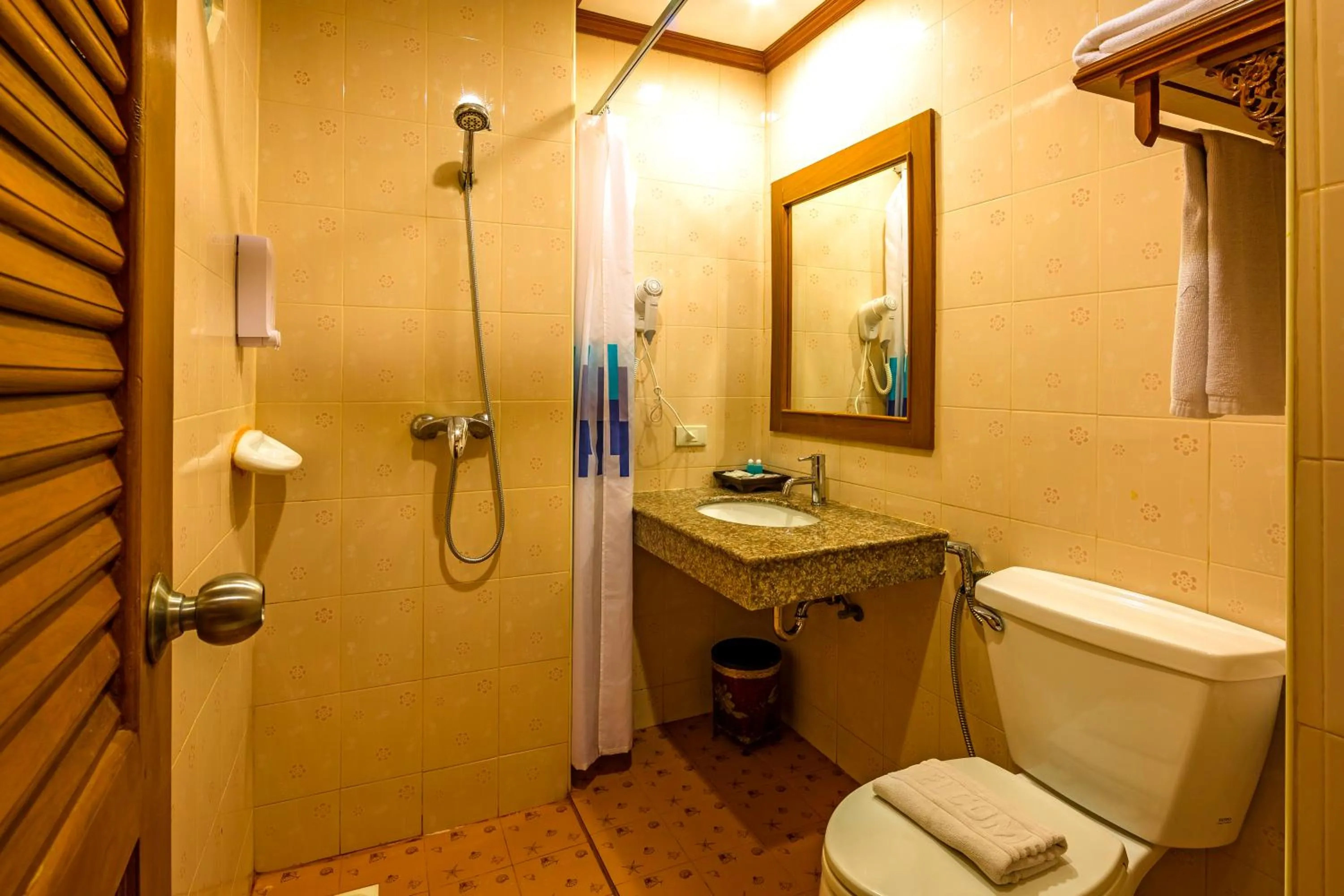 Shower in Patong Heaven