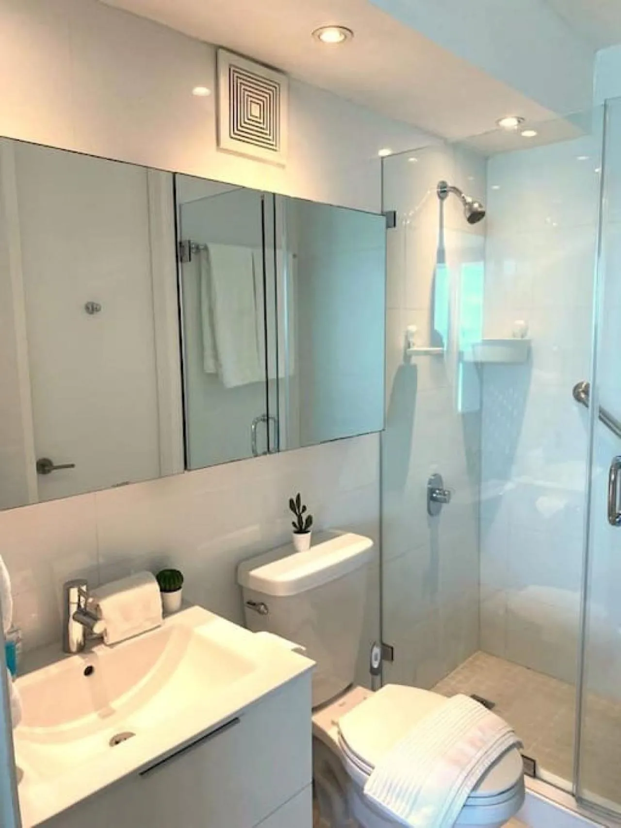 Bathroom in KASA Terrace Studio Breathtaking Ocean Views