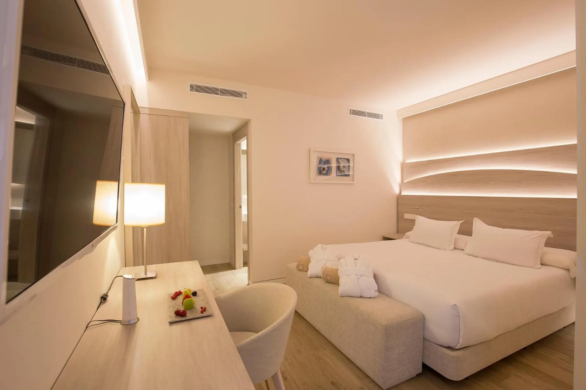TV and multimedia, Bed in Canyamel Park Hotel & Spa - 4* Sup - Adults only (+16)