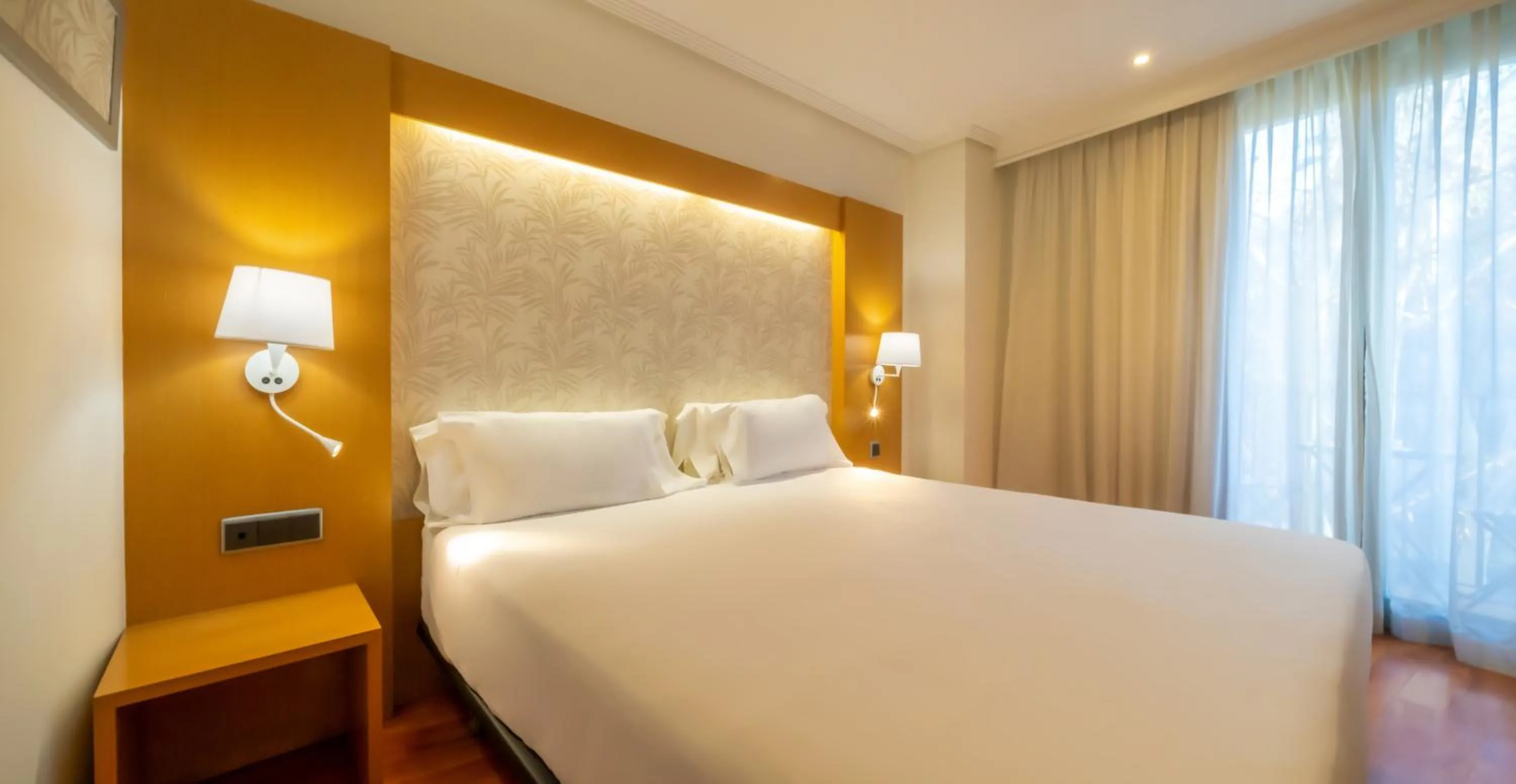 Bed in Abba Rambla Hotel