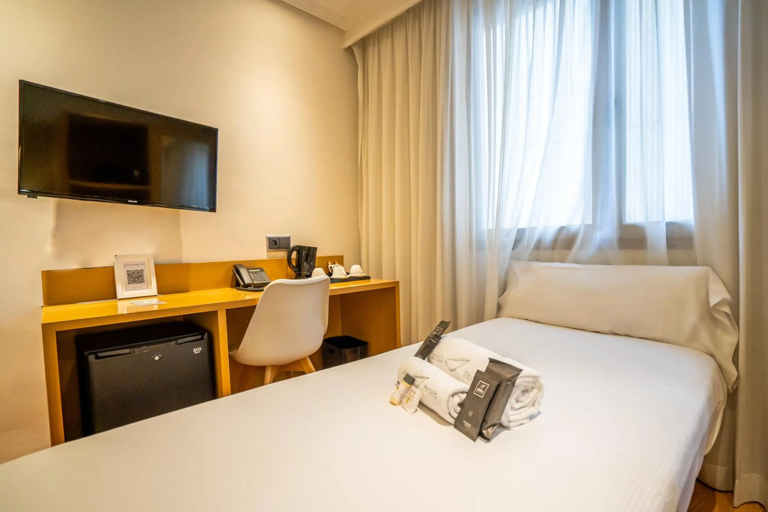 Bed in Abba Rambla Hotel