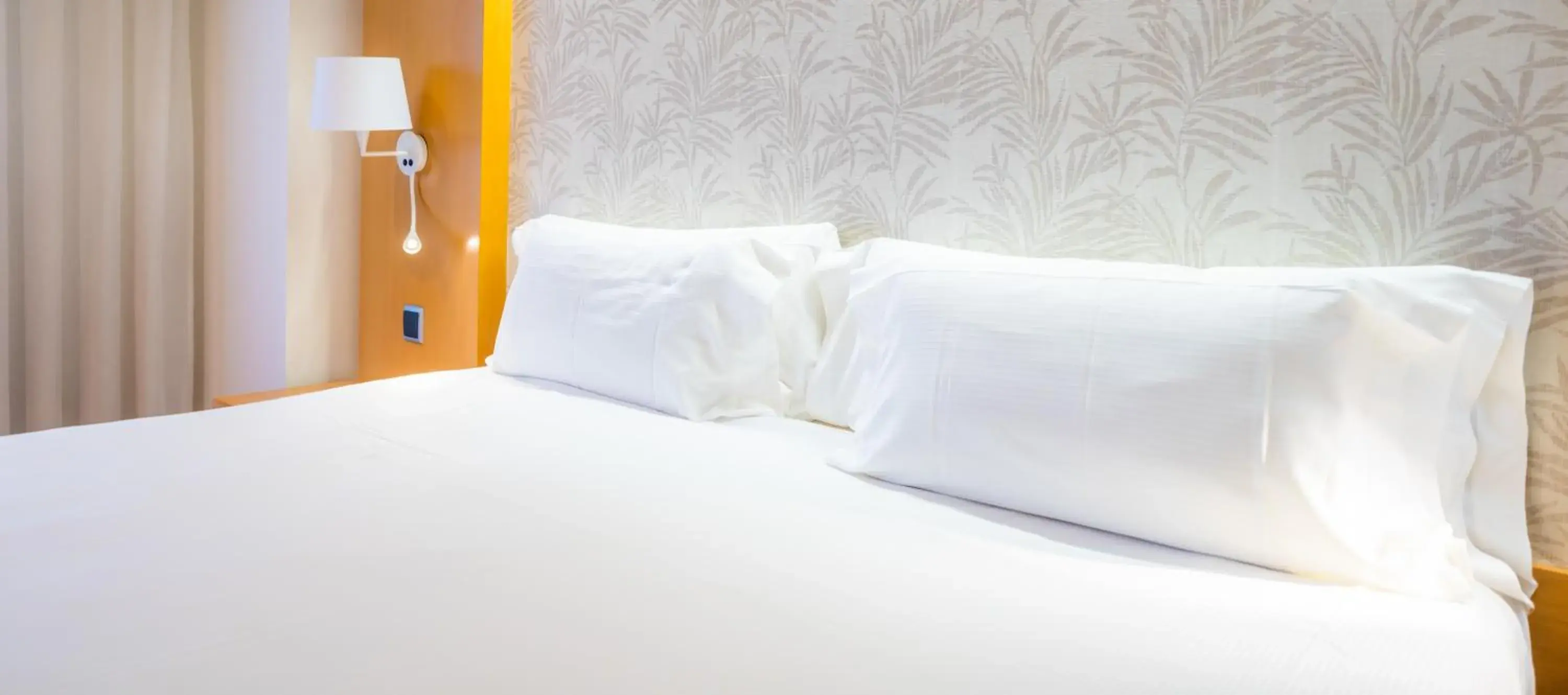 Double Room (1 Adult) in Abba Rambla Hotel Double Room (1 Adult) in Abba Rambla Hotel