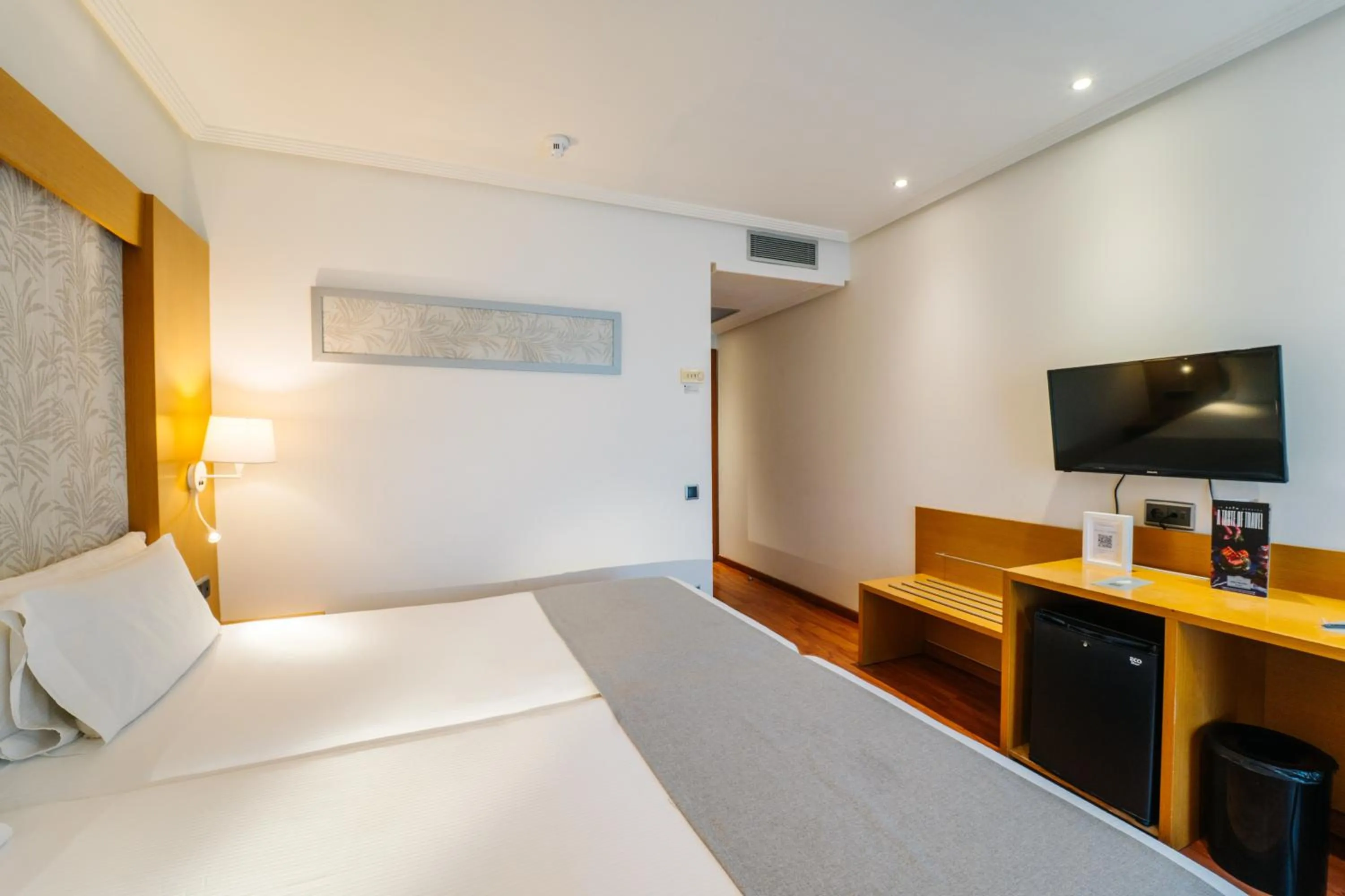 Bed in Abba Rambla Hotel