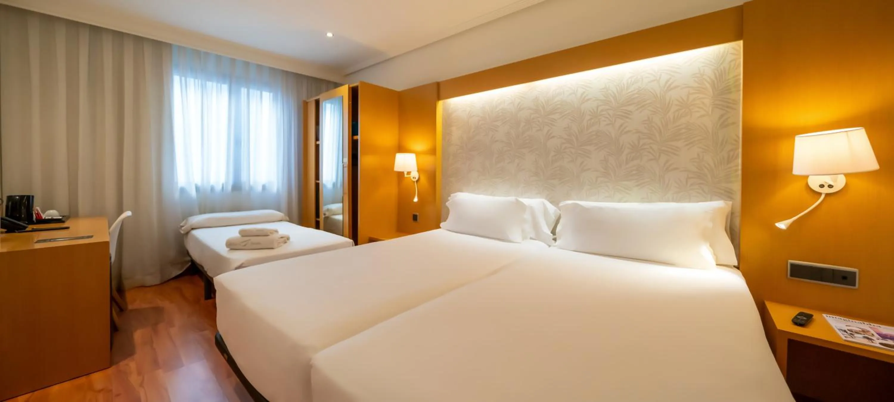 Bed in Abba Rambla Hotel