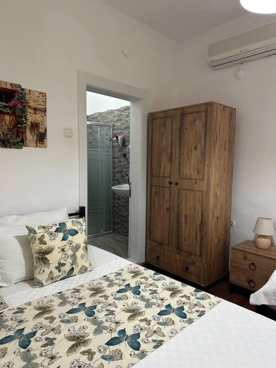 Photo of the whole room in Eski Datça Pansiyon