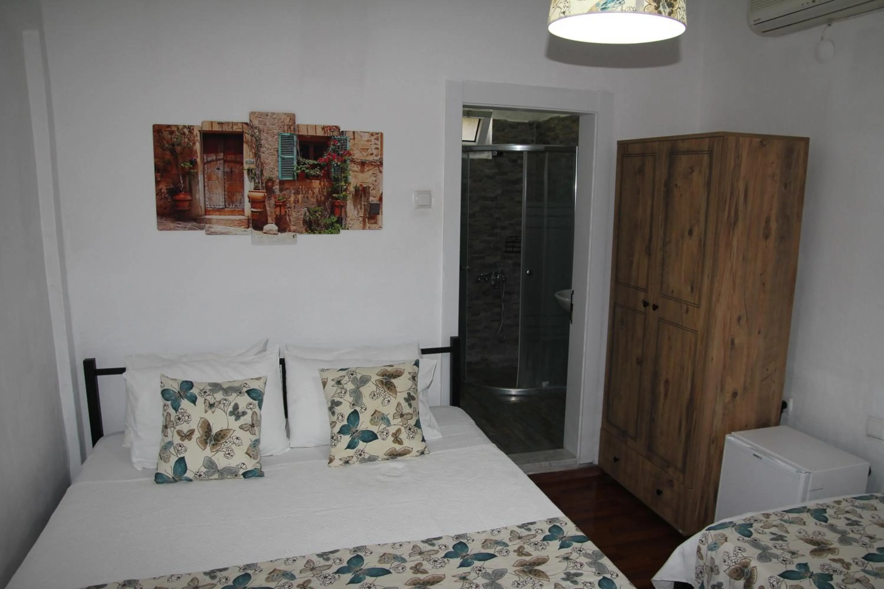 Photo of the whole room in Eski Datça Pansiyon