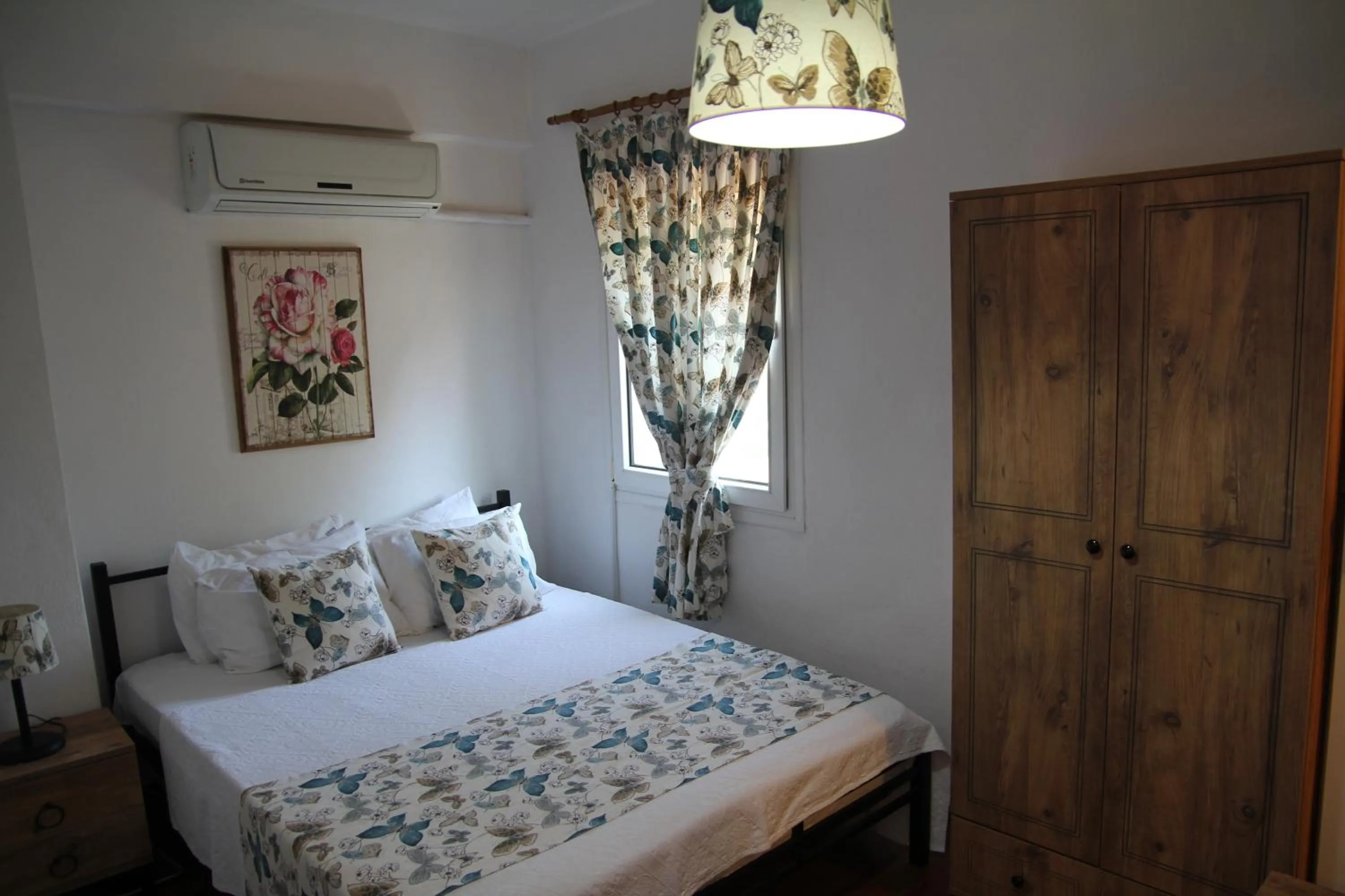 Photo of the whole room in Eski Datça Pansiyon