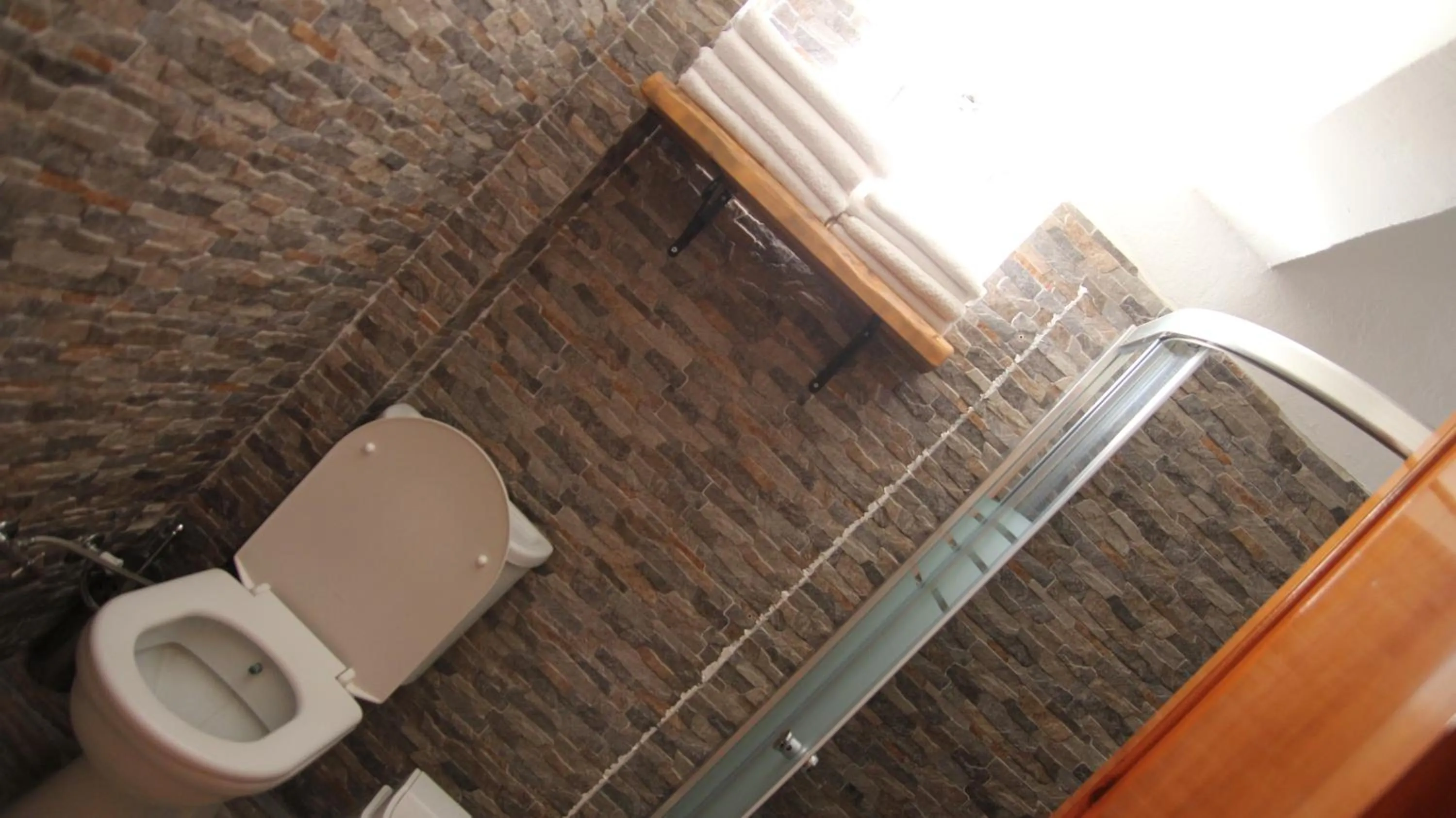 Shower in Eski Datça Pansiyon