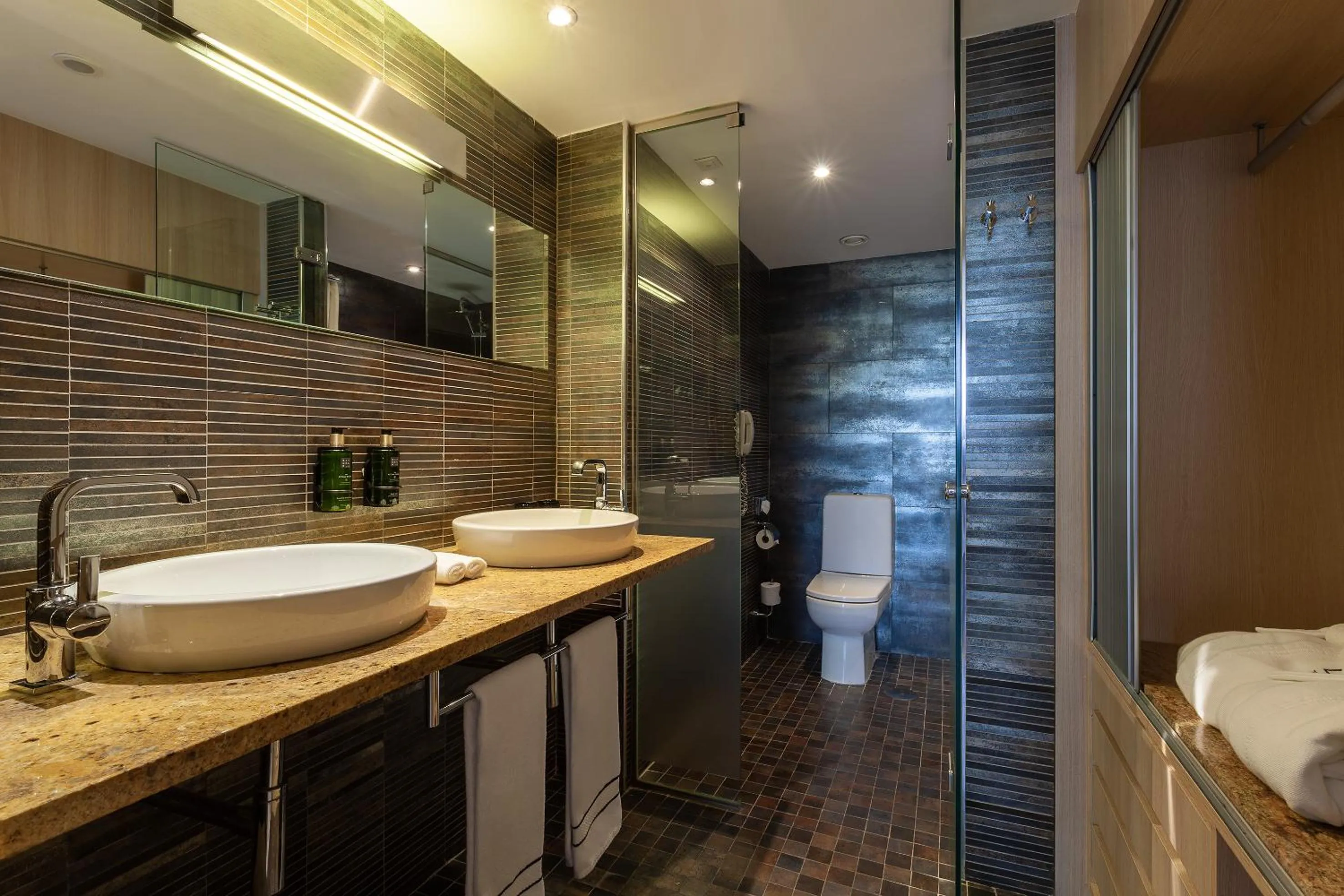 Bathroom in Melia Sevilla