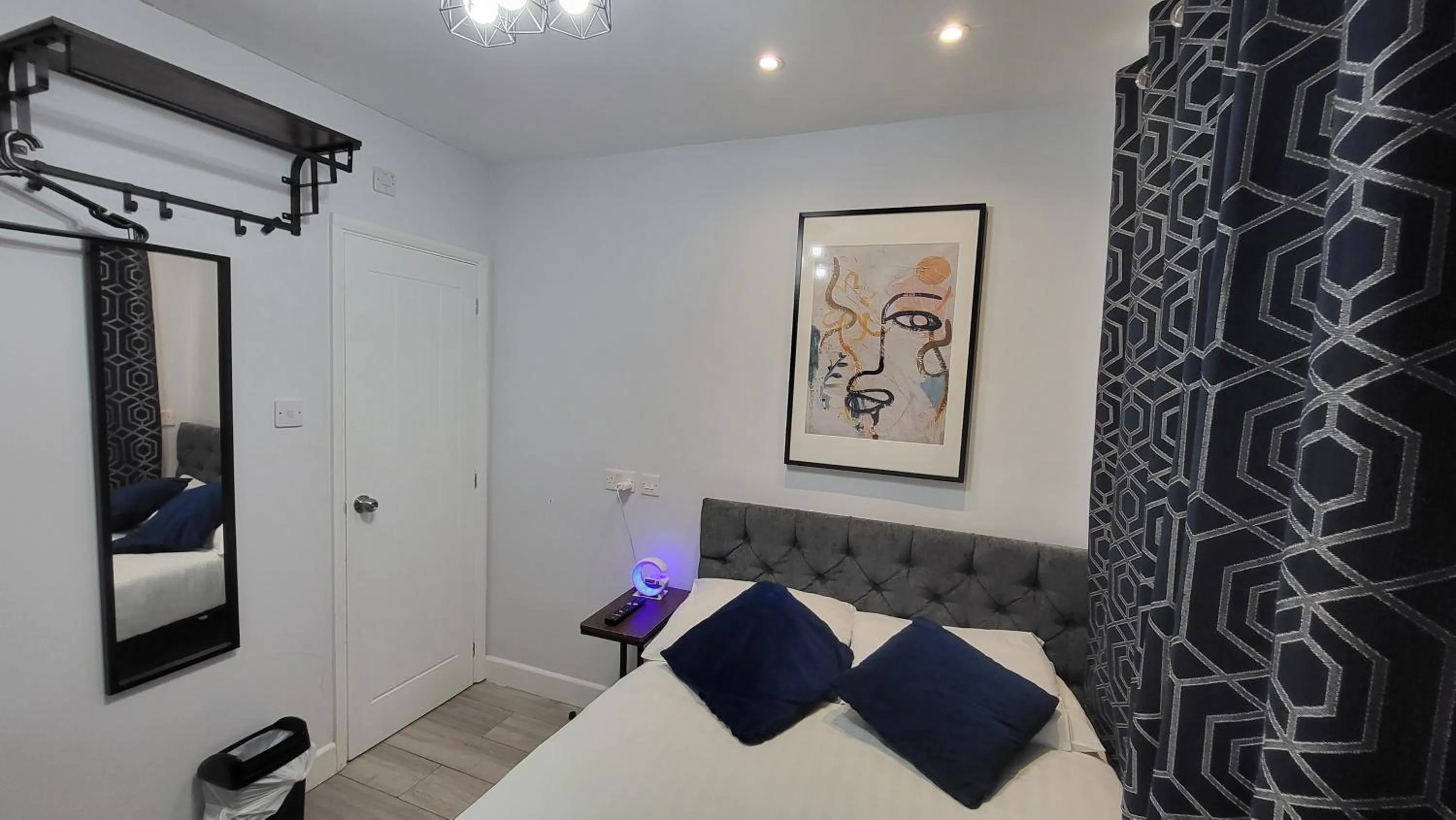 Bed in Argyle Square Hotel