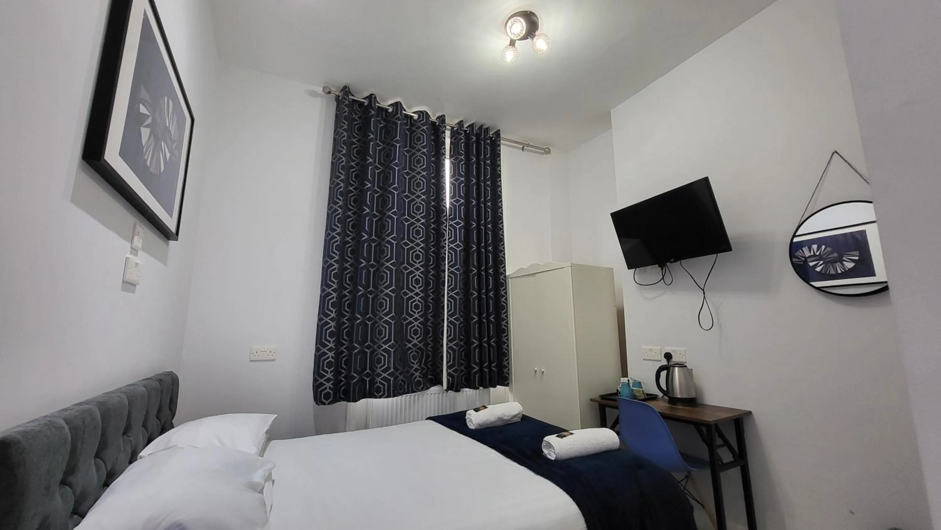 Bed in Argyle Square Hotel