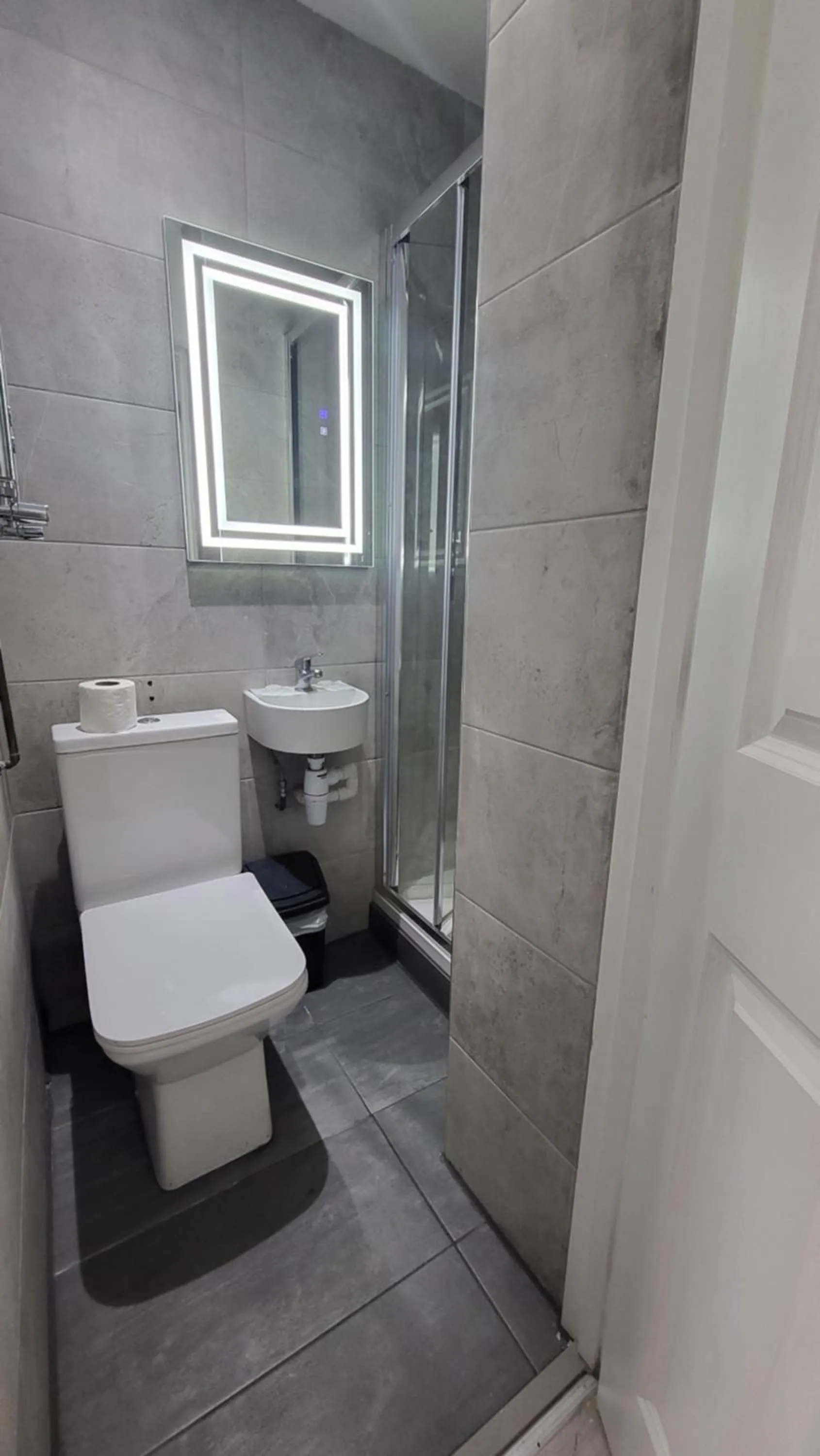 Bathroom in Argyle Square Hotel