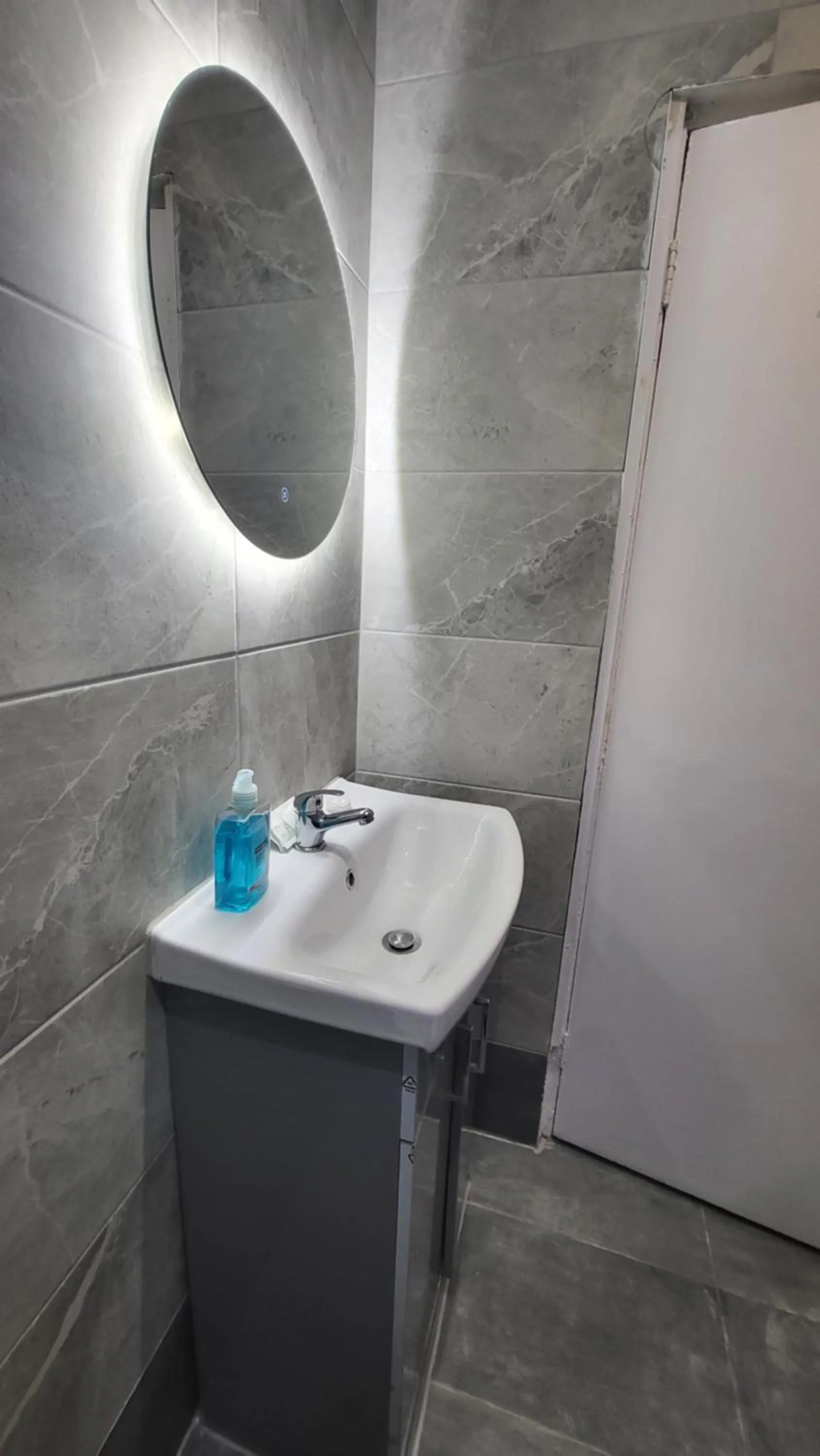 Bathroom in Argyle Square Hotel