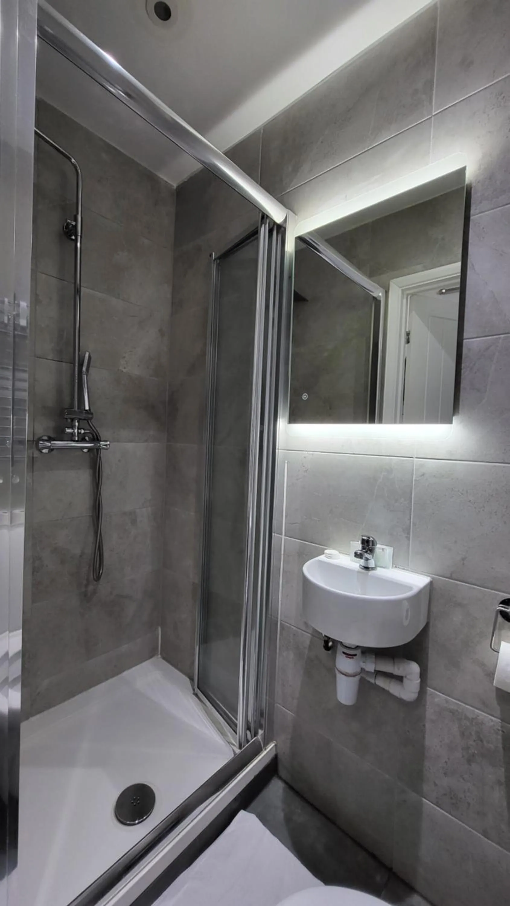 Bathroom in Argyle Square Hotel