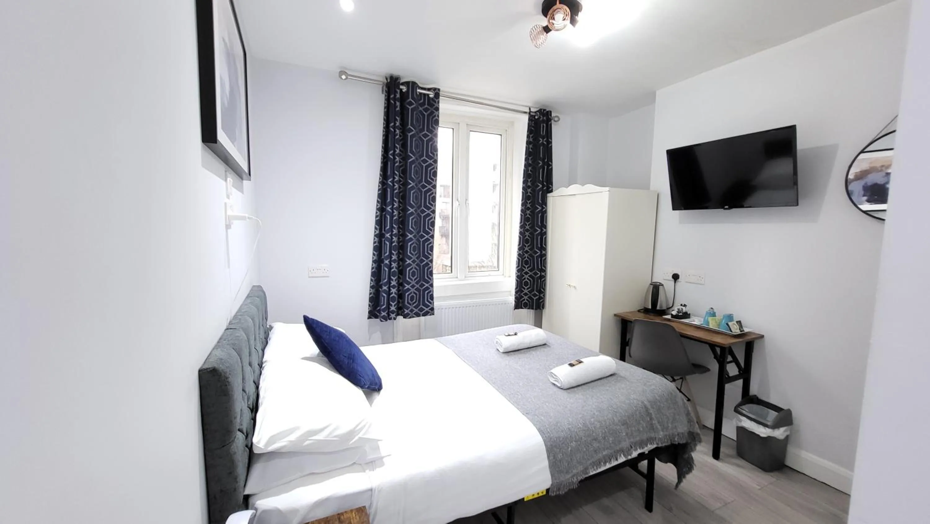 Bed in Argyle Square Hotel