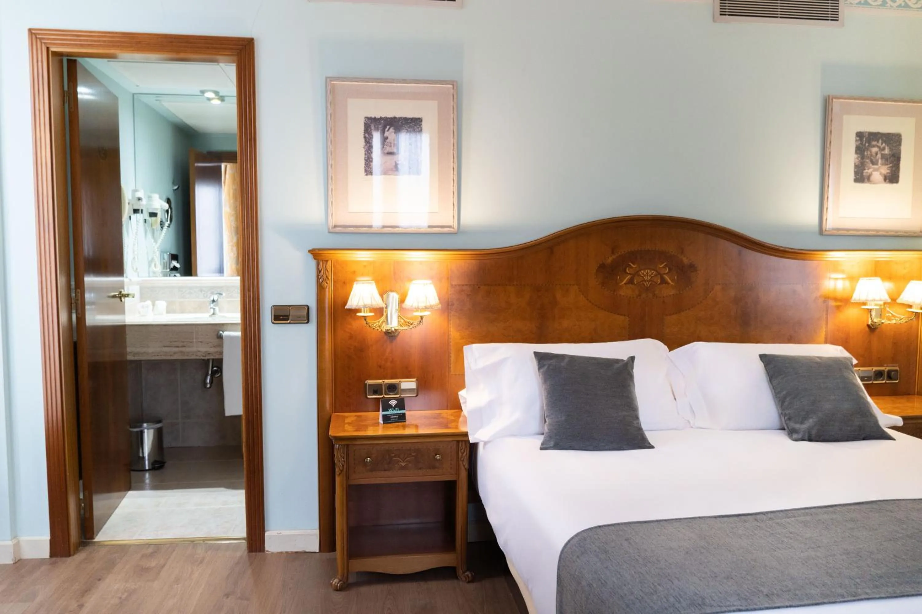 Bedroom, Bed in Hotel Alda Mercado de Zamora