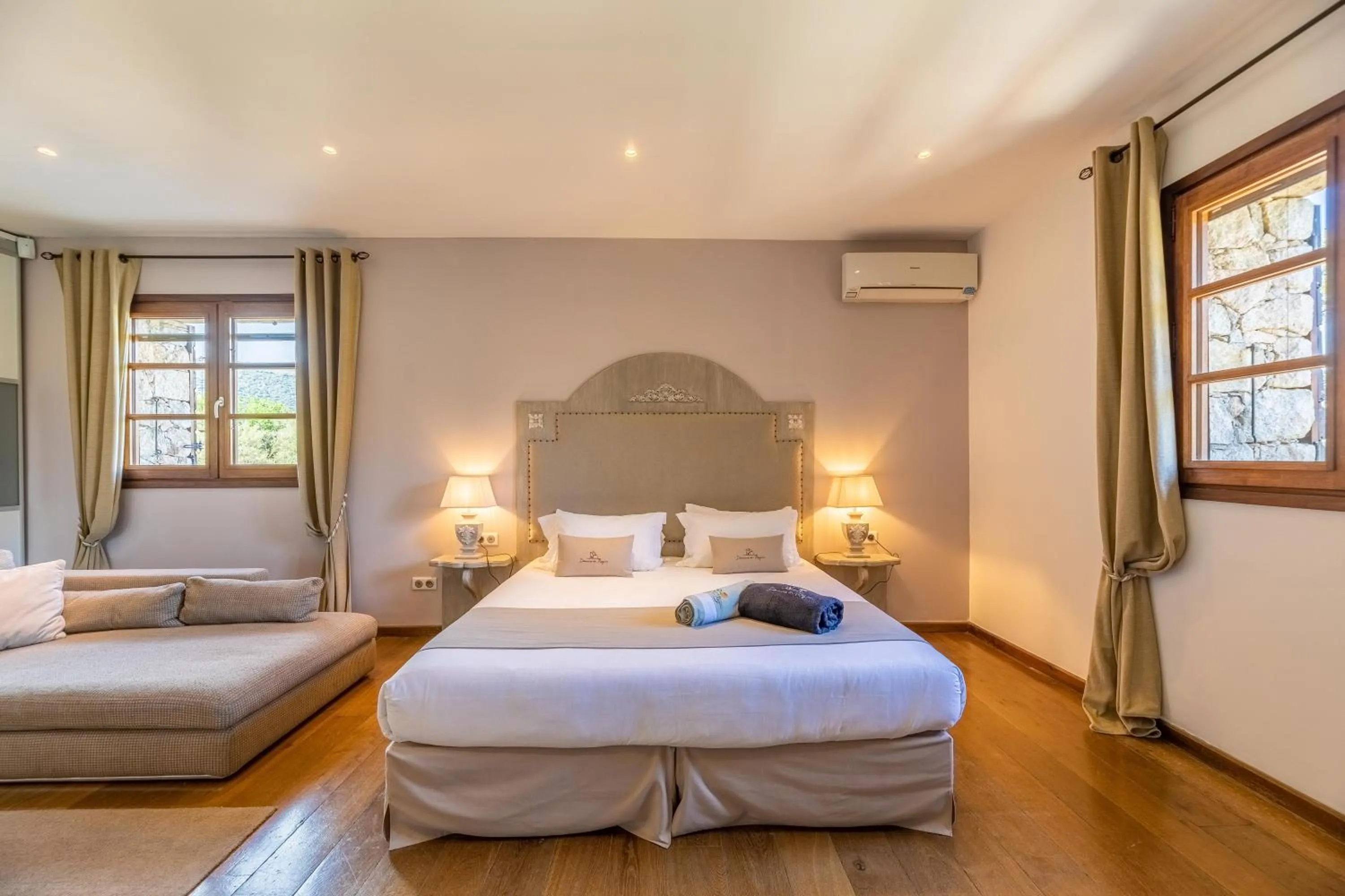 Bedroom, Bed in Domaine du Reginu