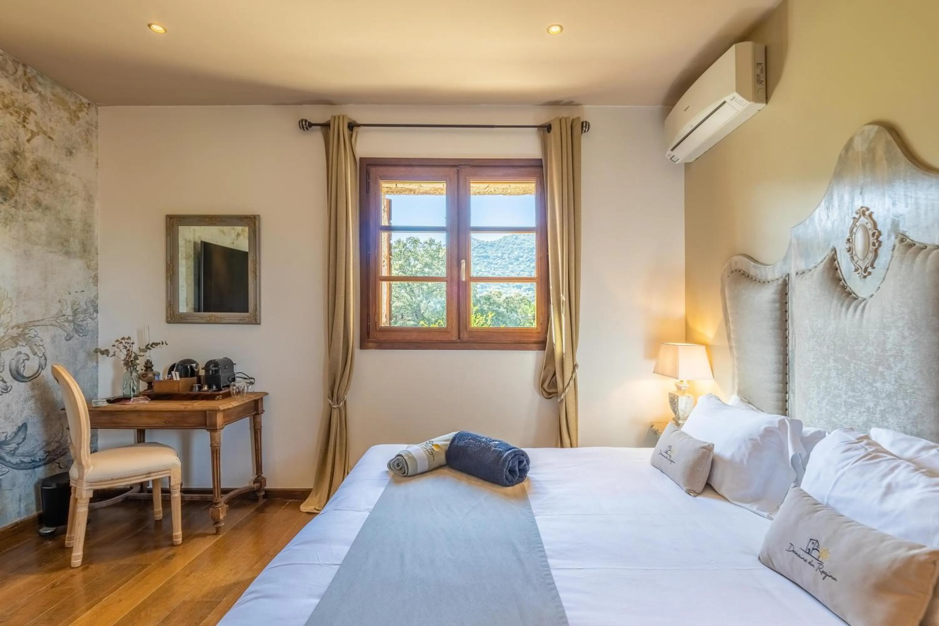 Bed in Domaine du Reginu