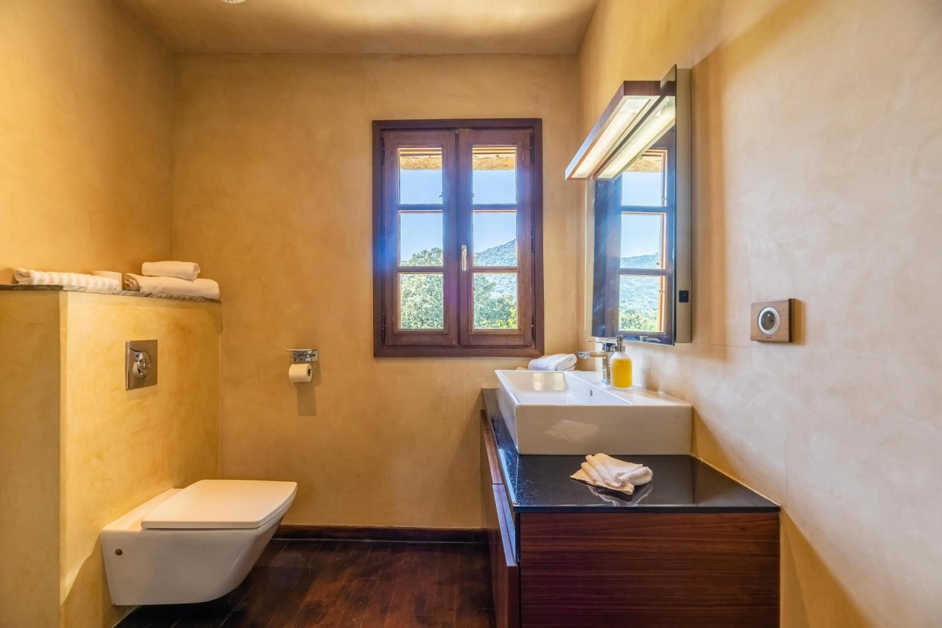 Toilet in Domaine du Reginu