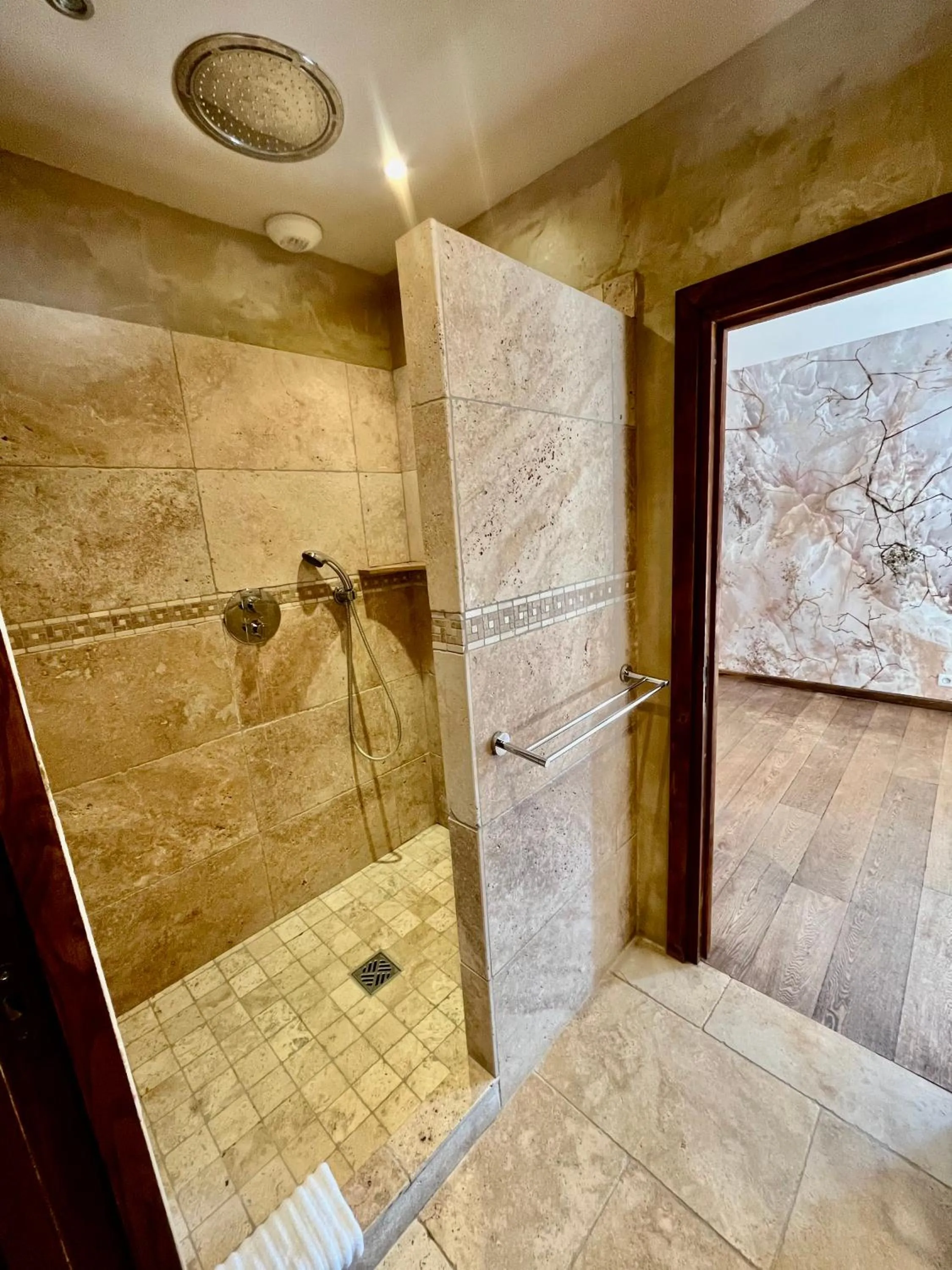 Shower in Domaine du Reginu