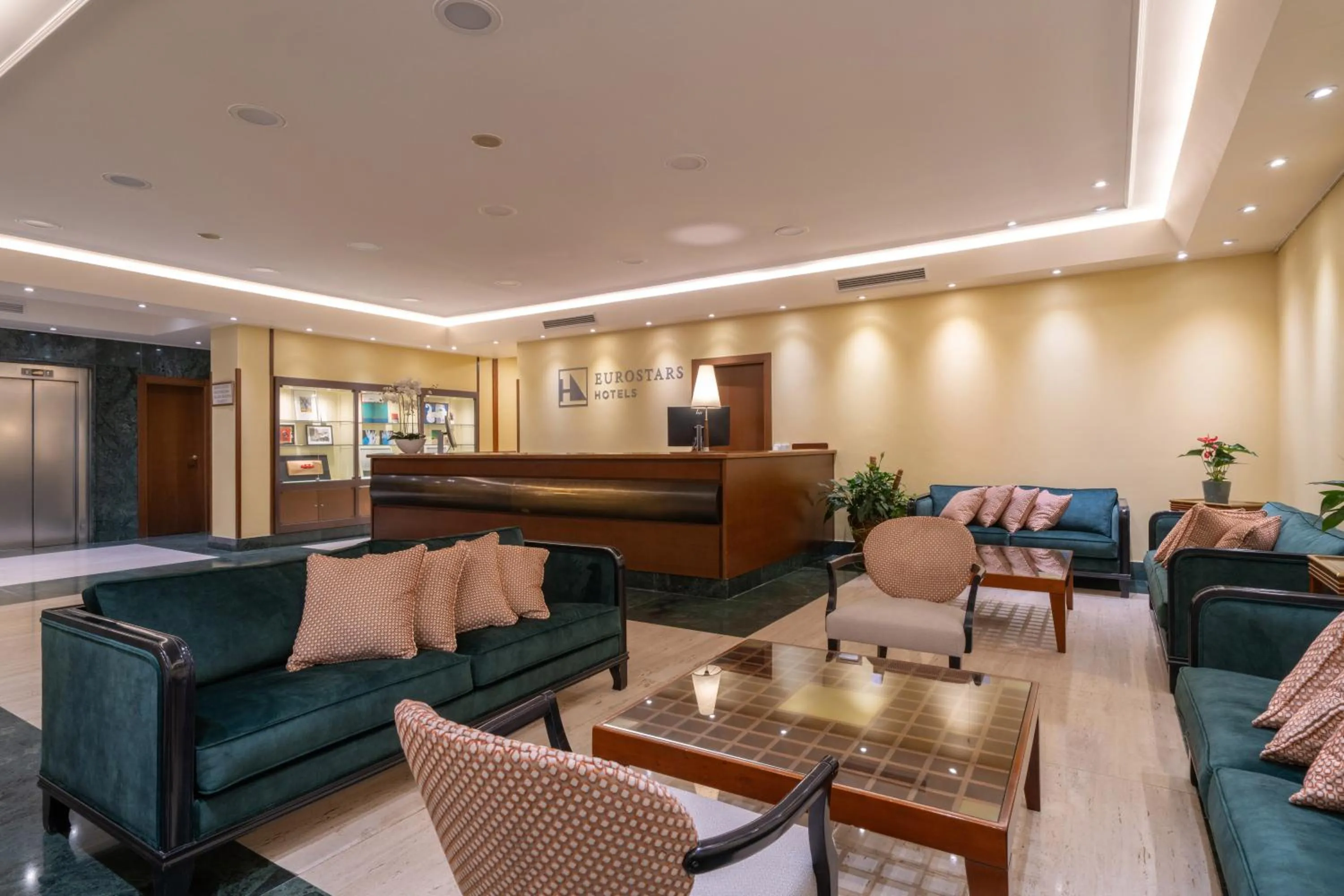 Lobby or reception in Eurostars Las Claras