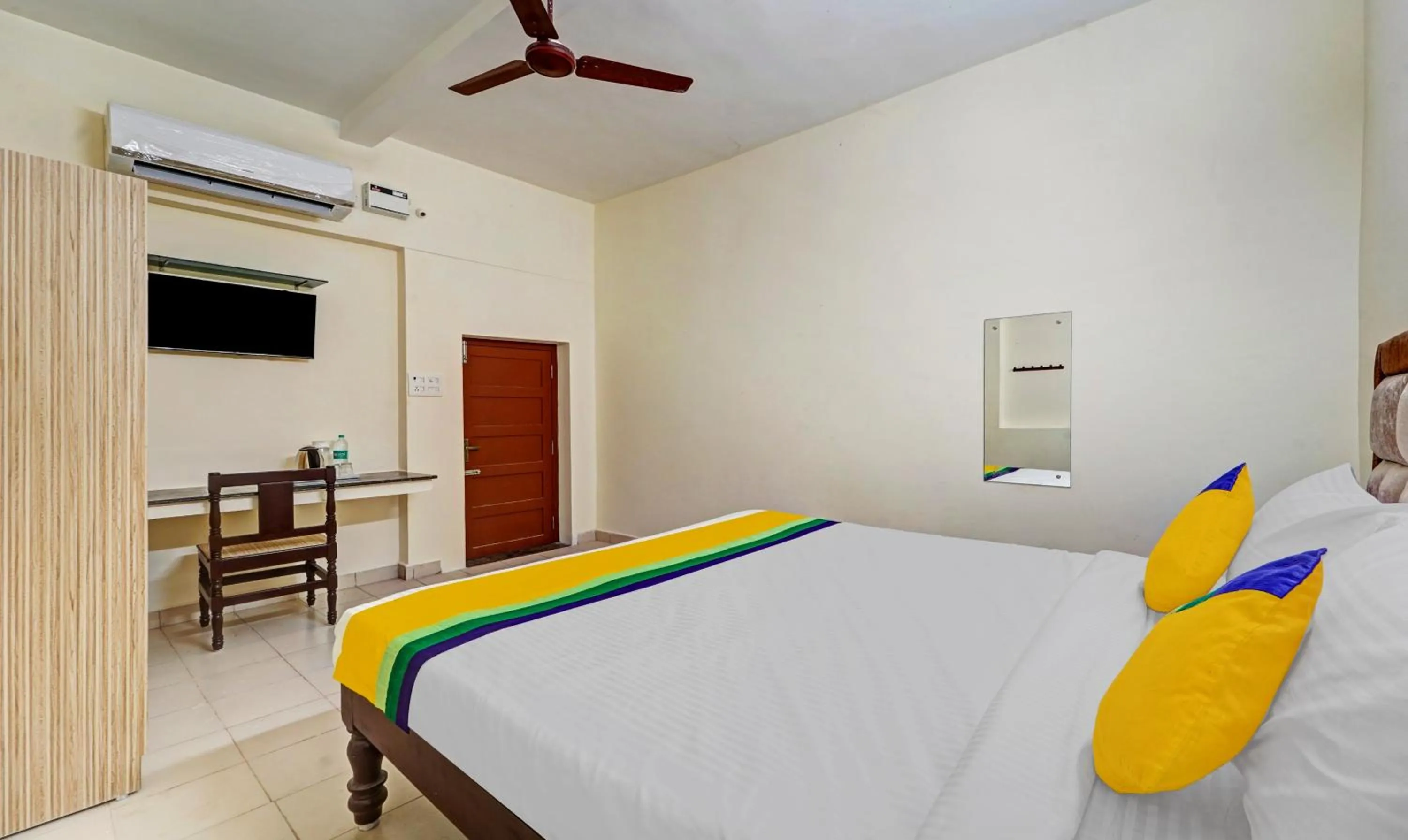 Bedroom, Bed in Itsy Hotels Green Villaa, 2 Km From Pondicherry Railway Station
