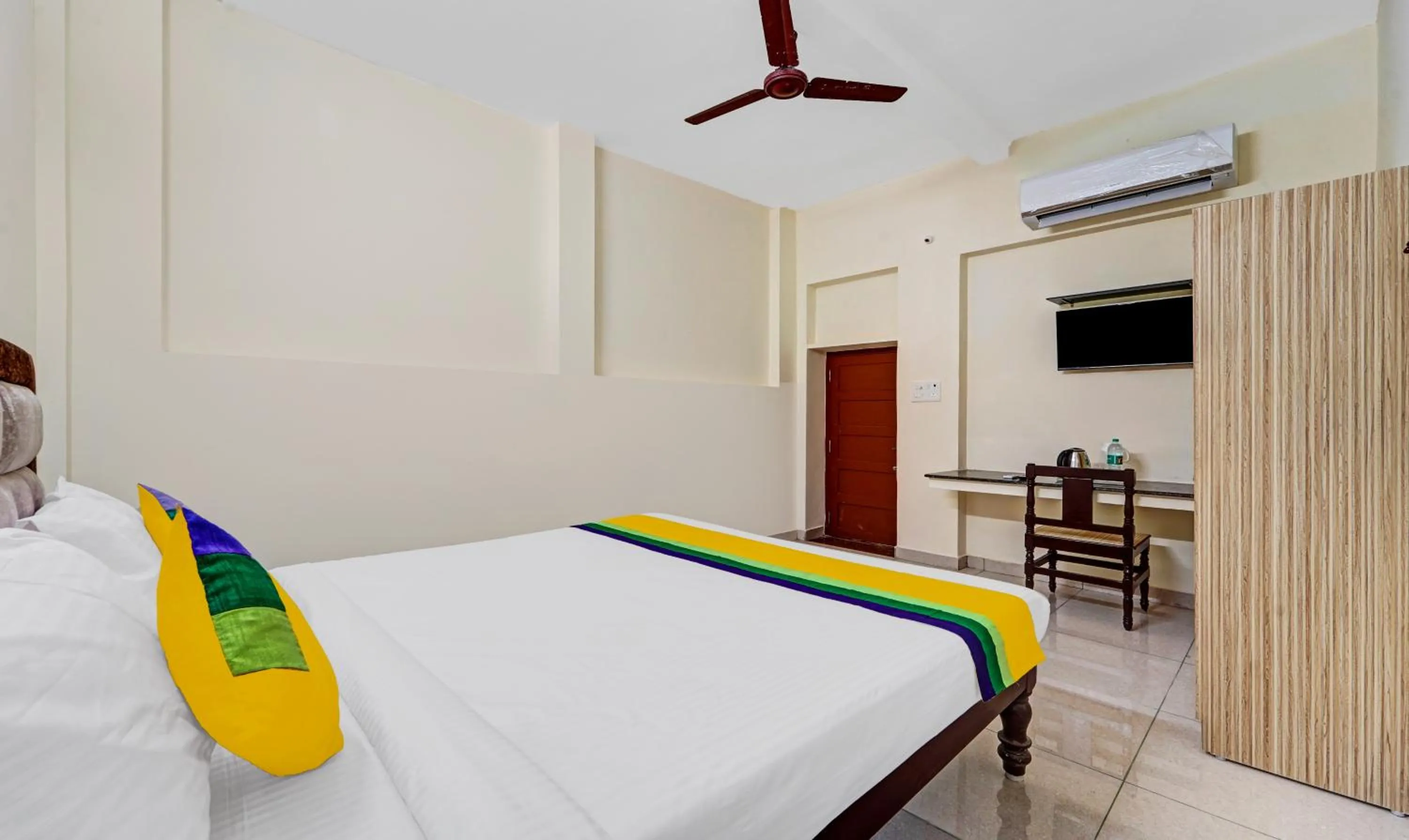 Bedroom, Bed in Itsy Hotels Green Villaa, 2 Km From Pondicherry Railway Station