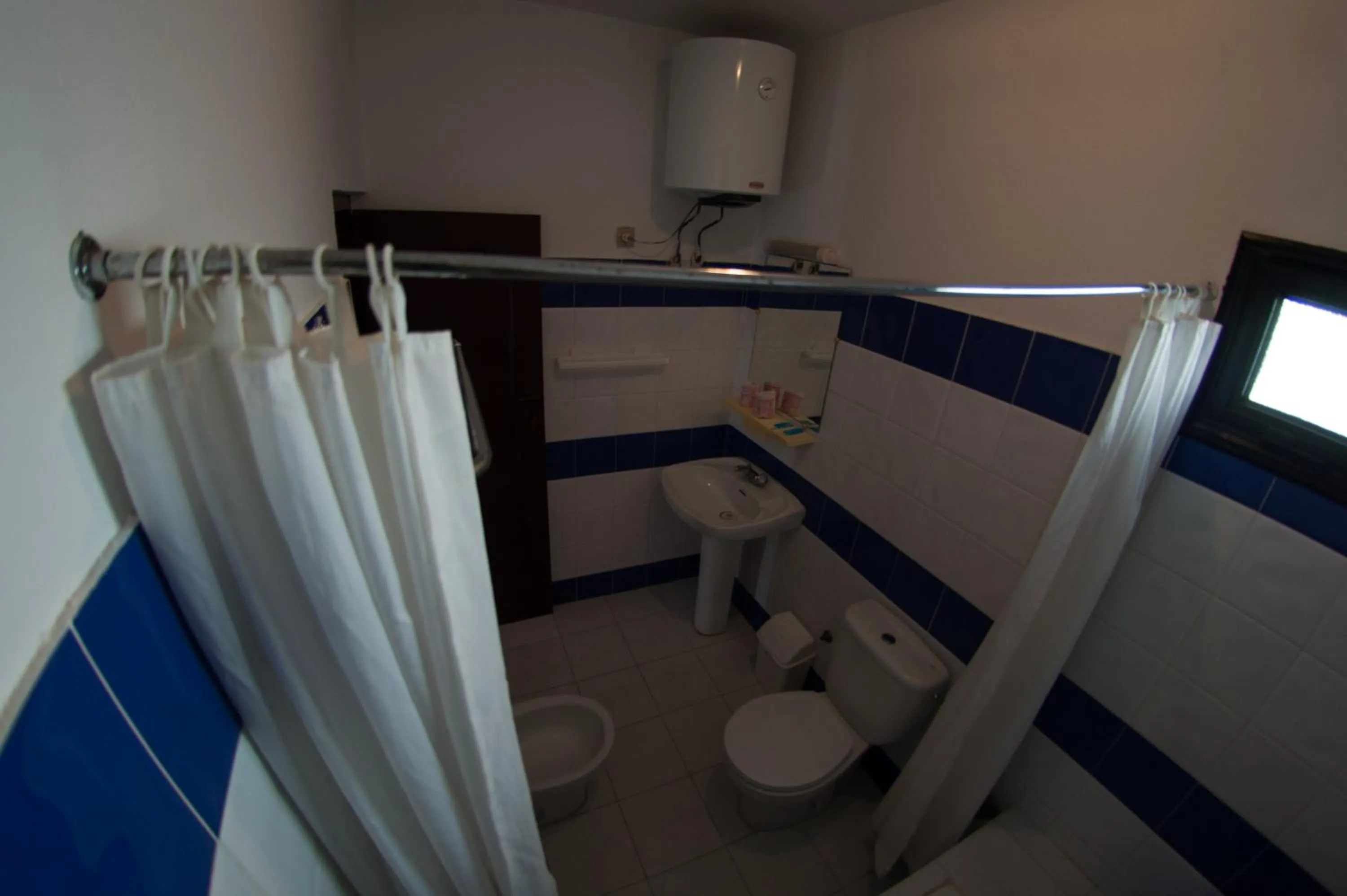 Toilet in Hôtel Briech & Spa