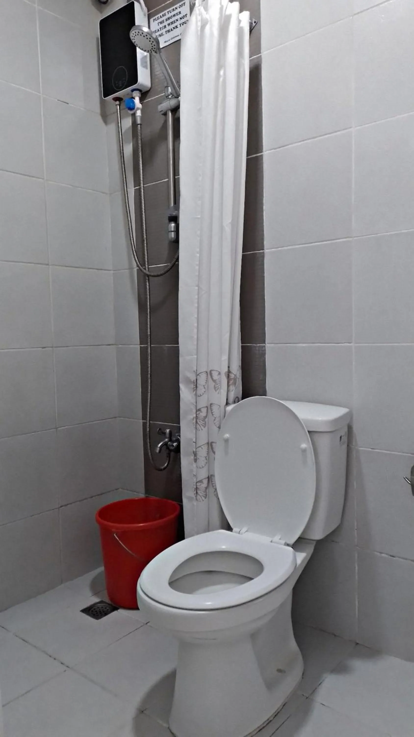 Shower in Maria Cristesa Condotel