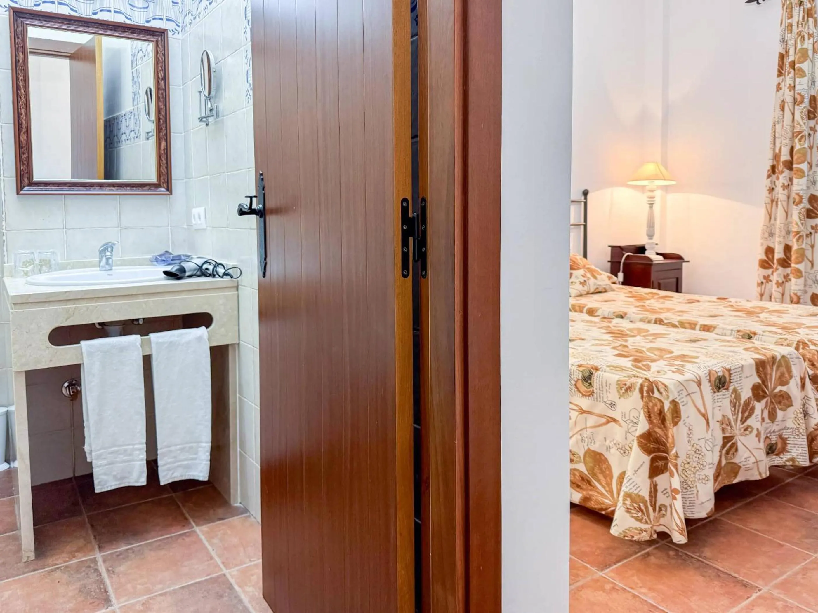 Photo of the whole room, Bed in Hotel Valsequillo