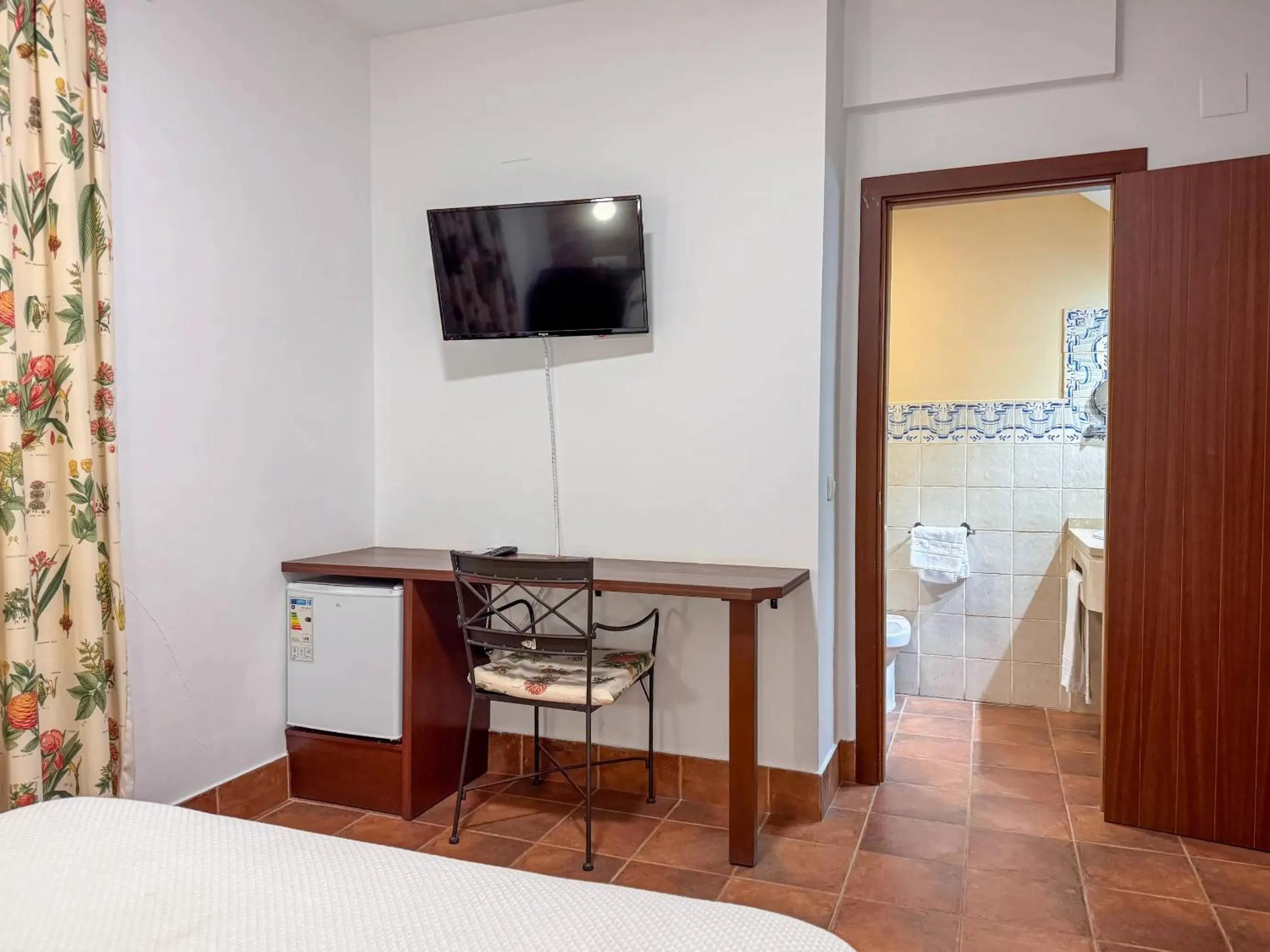 Photo of the whole room, Bed in Hotel Valsequillo