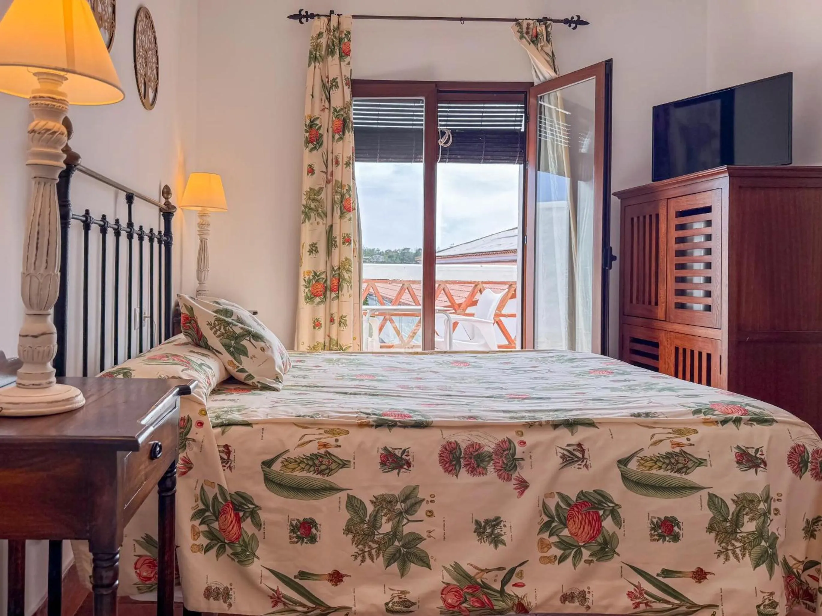 Photo of the whole room, Bed in Hotel Valsequillo