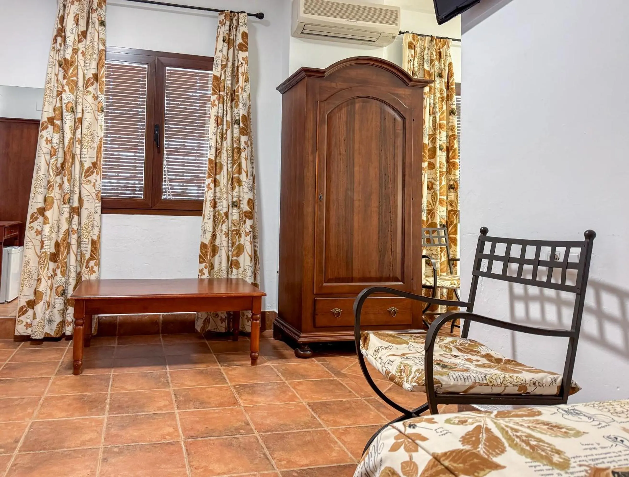 Photo of the whole room in Hotel Valsequillo