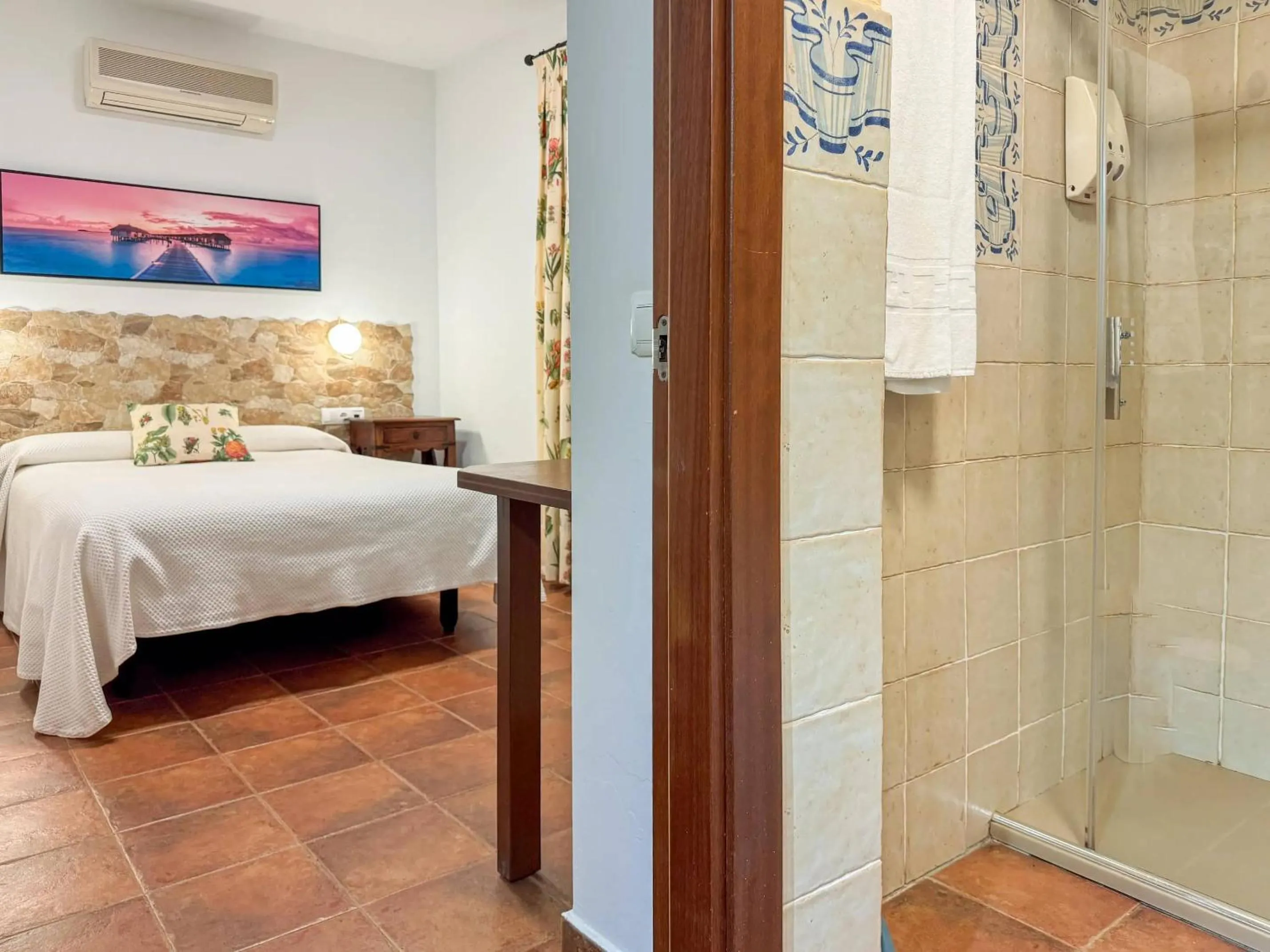 Photo of the whole room, Bed in Hotel Valsequillo