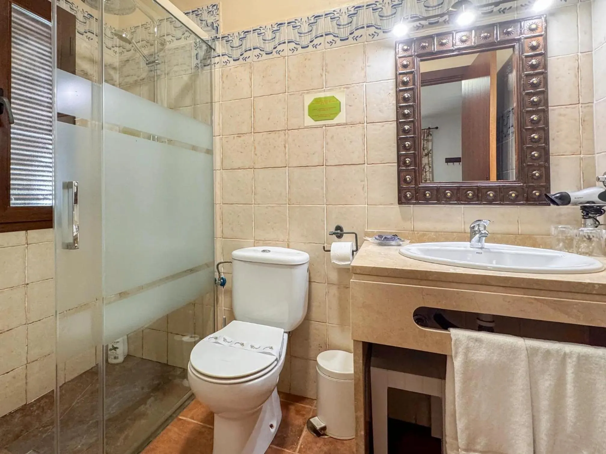 Shower in Hotel Valsequillo