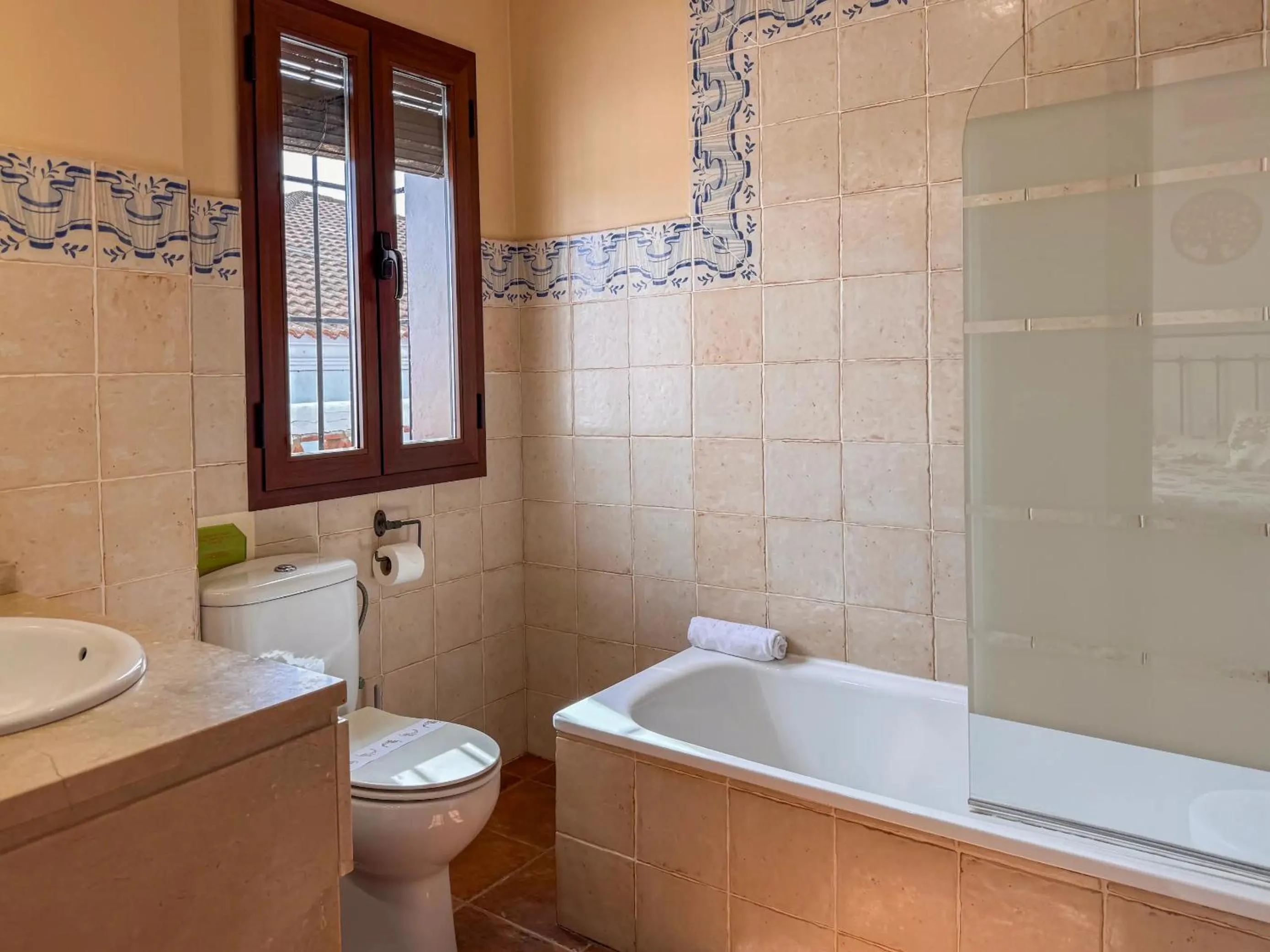 Toilet in Hotel Valsequillo