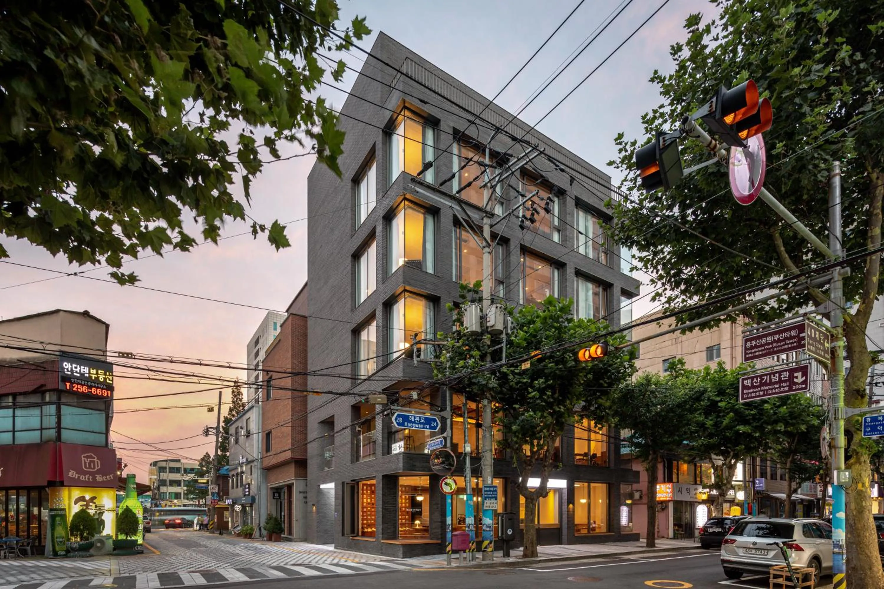 Property building in Good Ol' Days Hotel