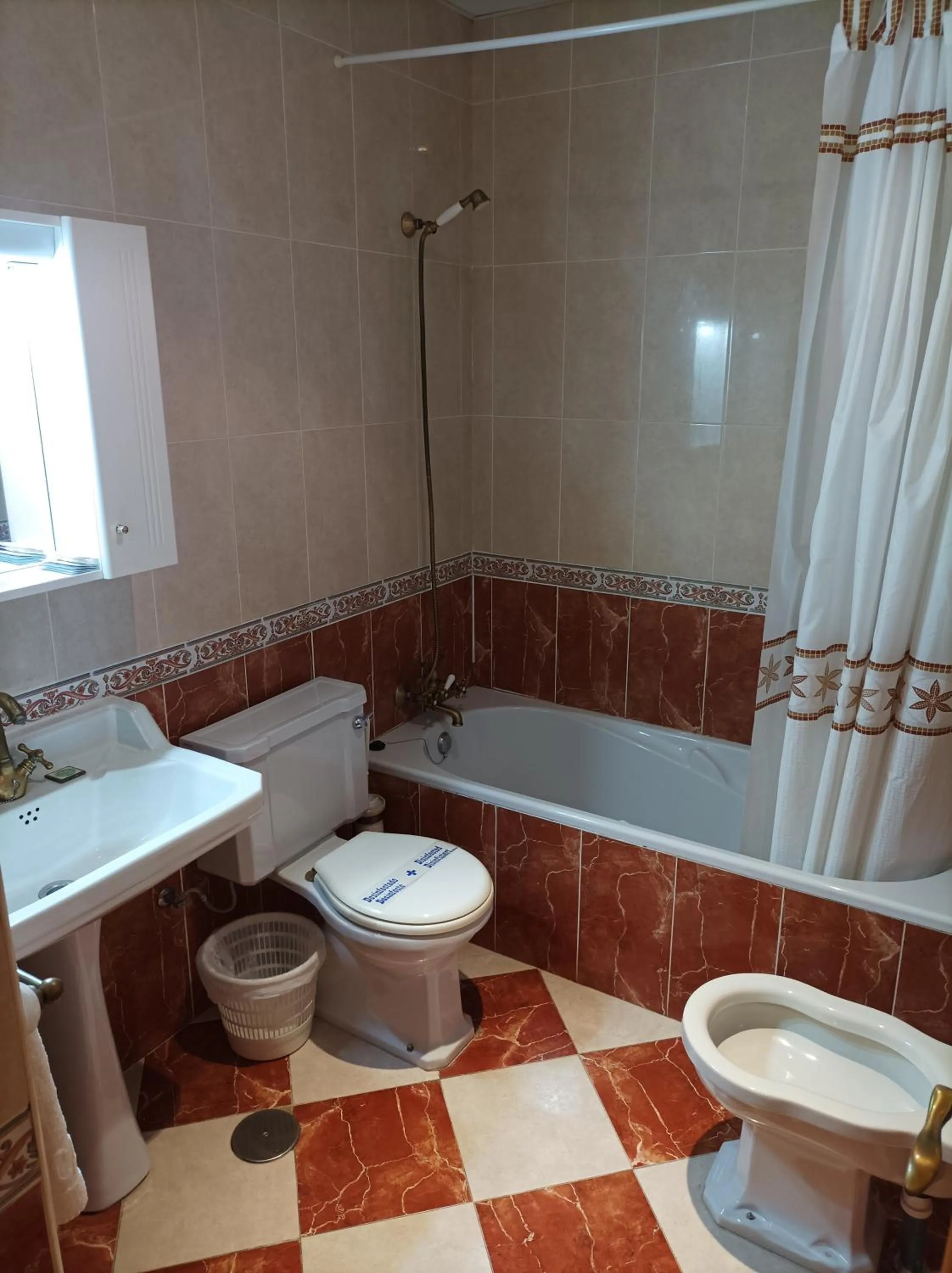 Bathroom in Castillo Lanjaron