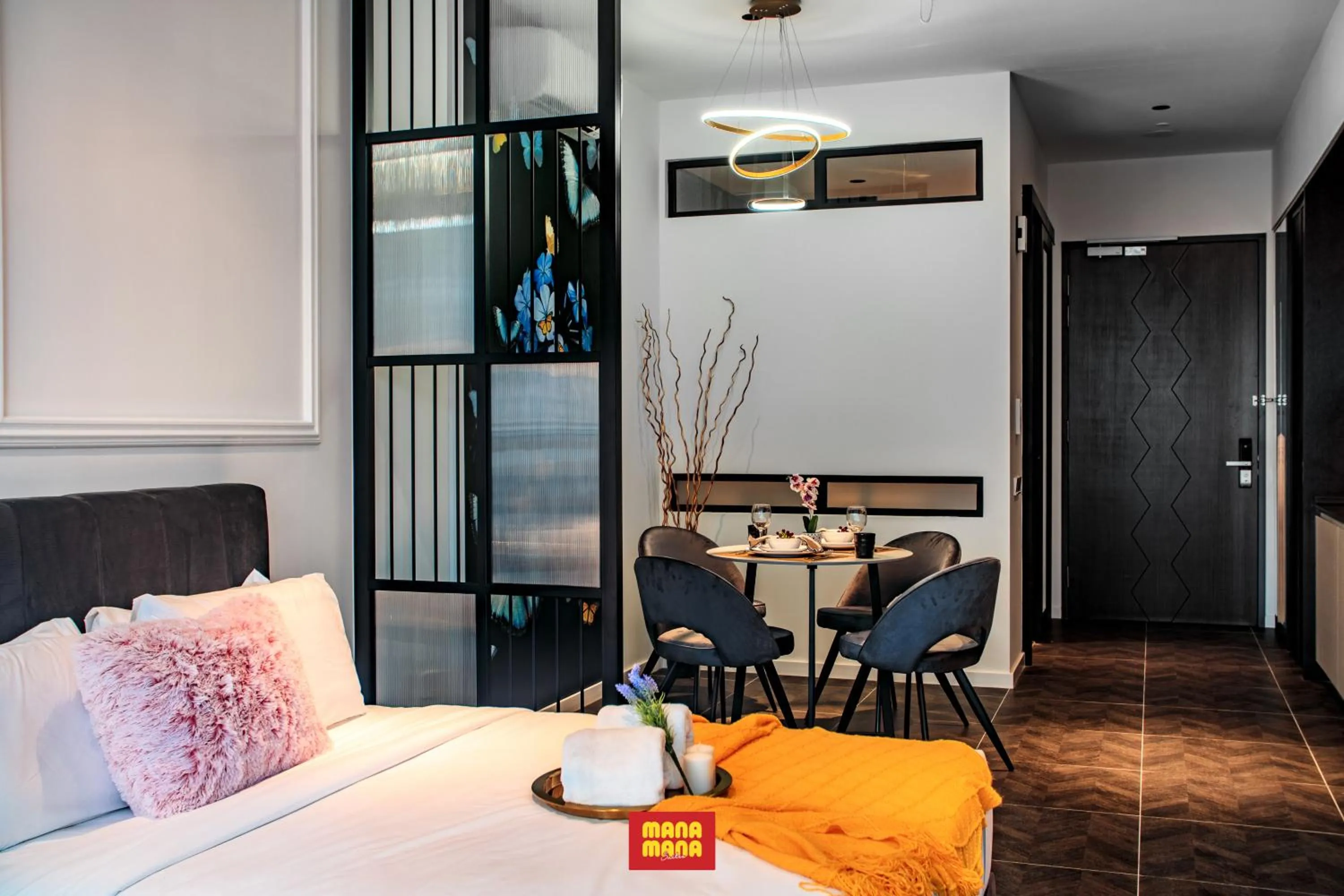 Bed in Scarletz Mana-Mana Suites KLCC