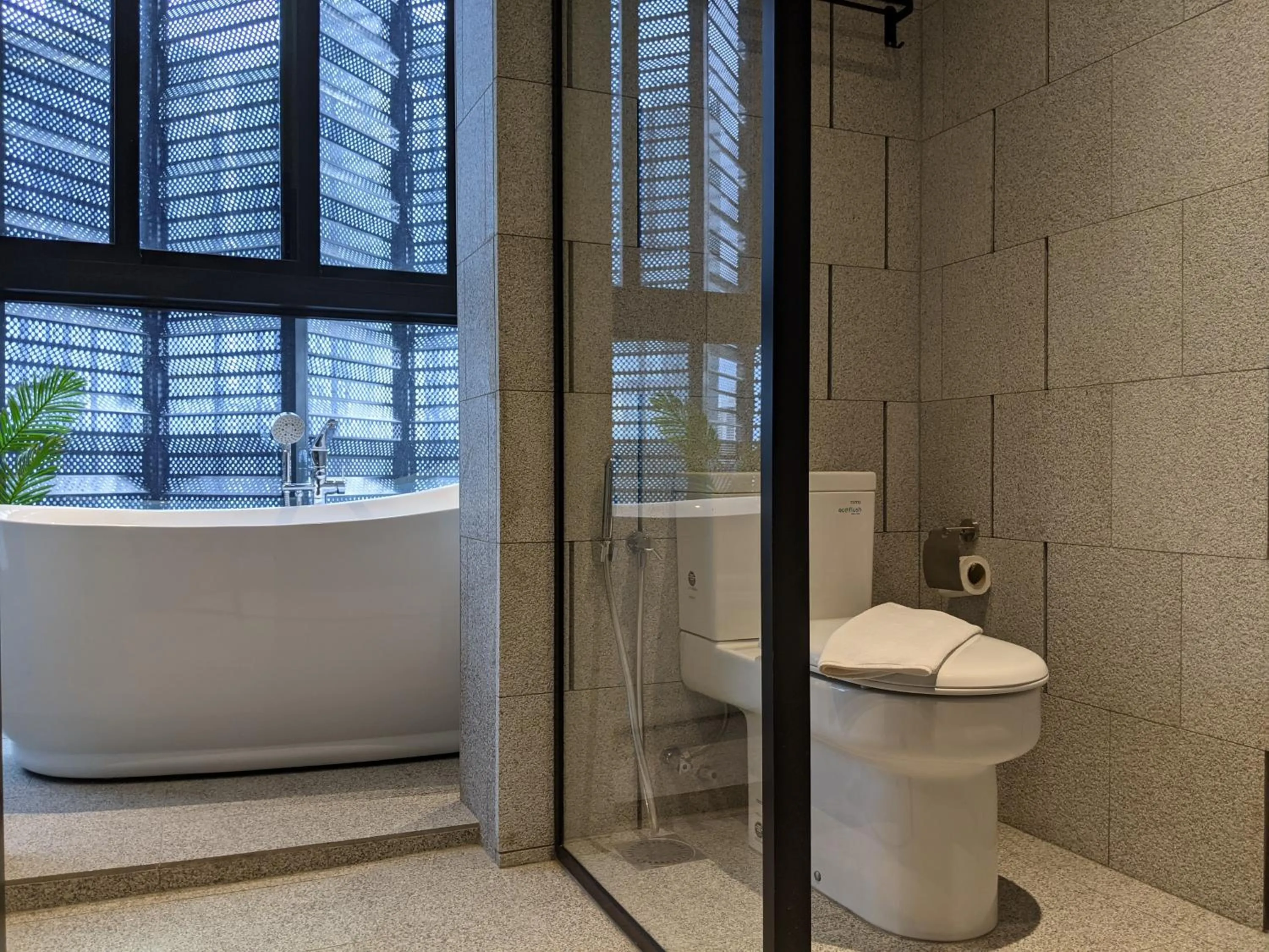 Toilet in Scarletz Mana-Mana Suites KLCC