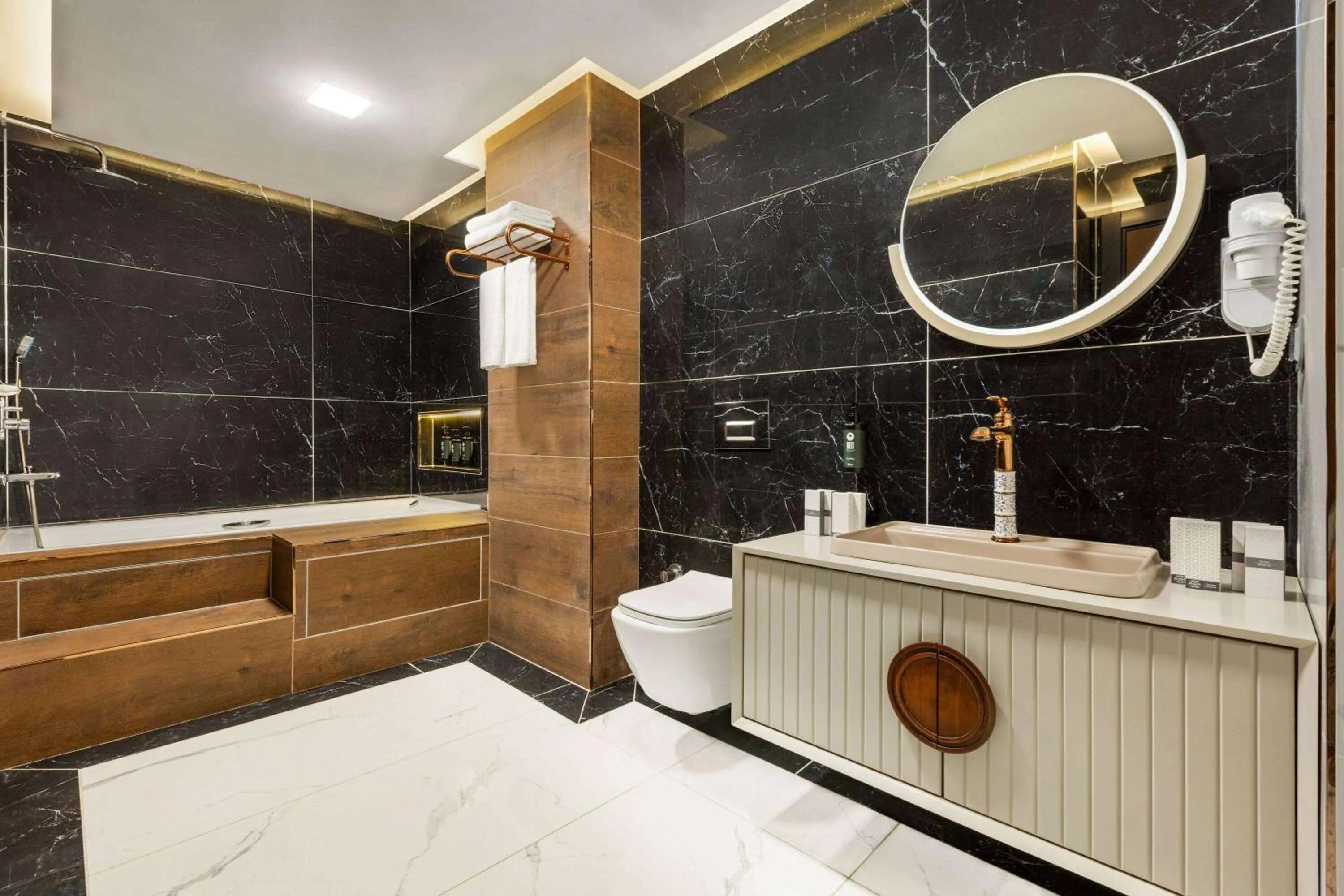 Shower in Trademark Collection By Wyndham Operla İstanbul Airport Hotels & Spa