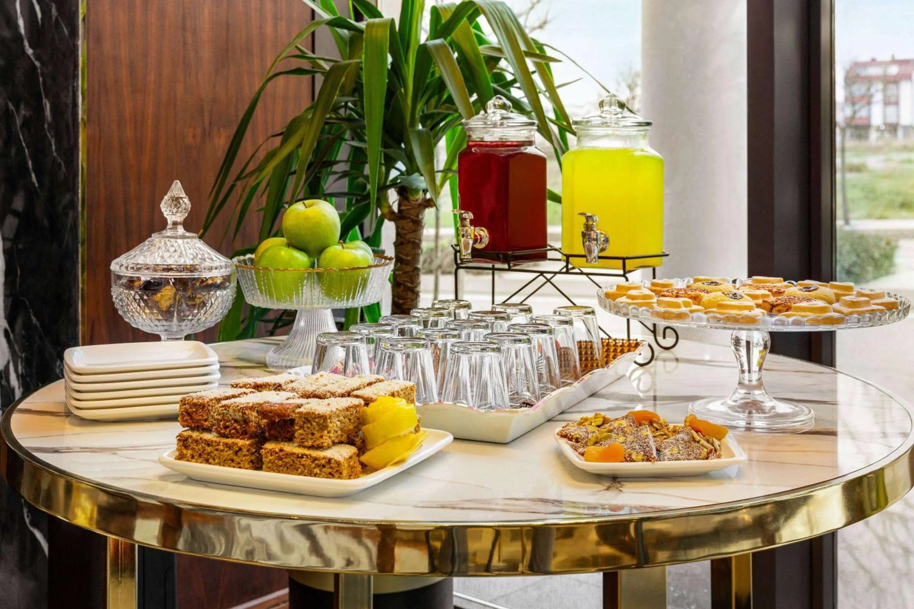 Food and drinks in Trademark Collection By Wyndham Operla İstanbul Airport Hotels & Spa