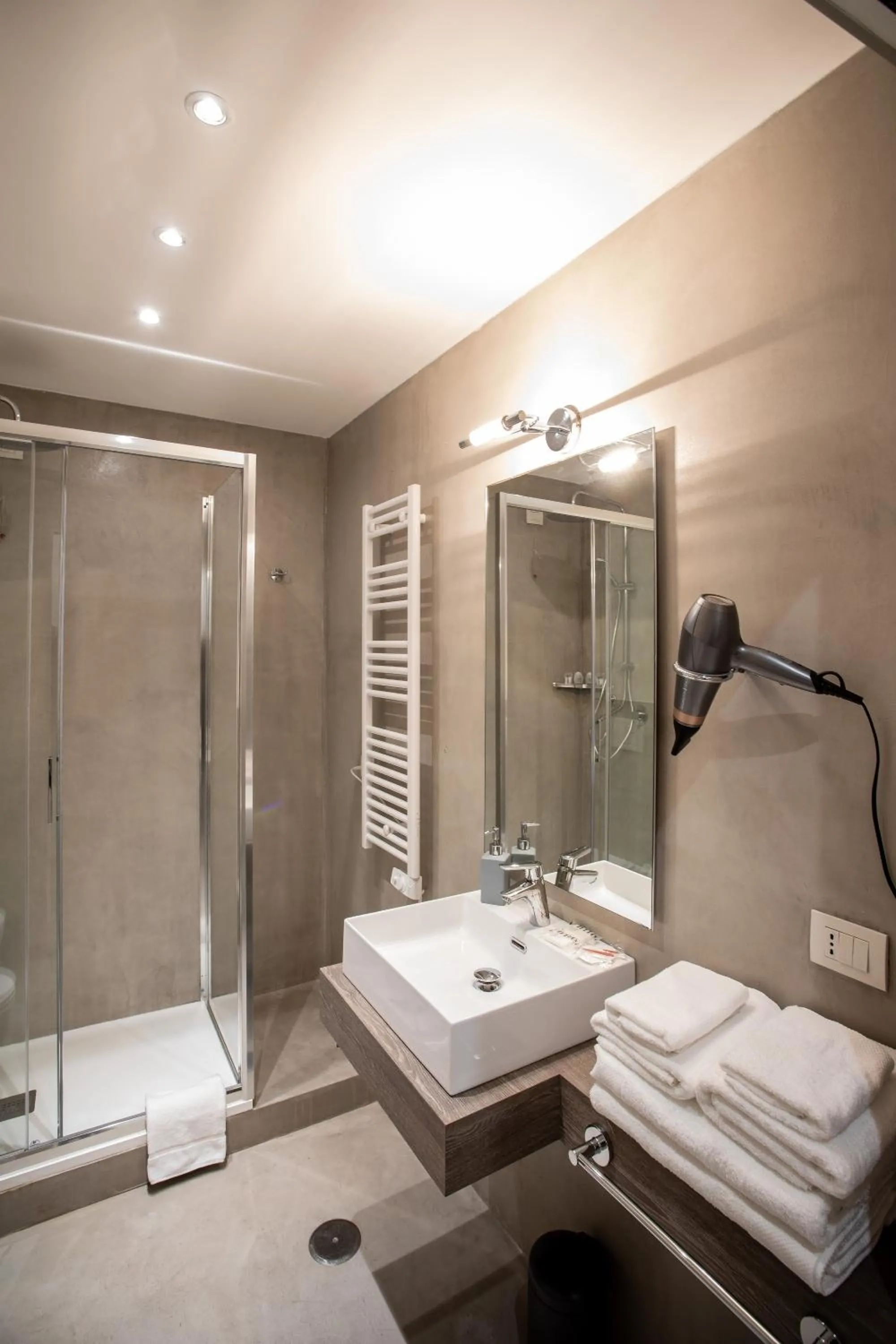 Shower in LUDUS ROOMS