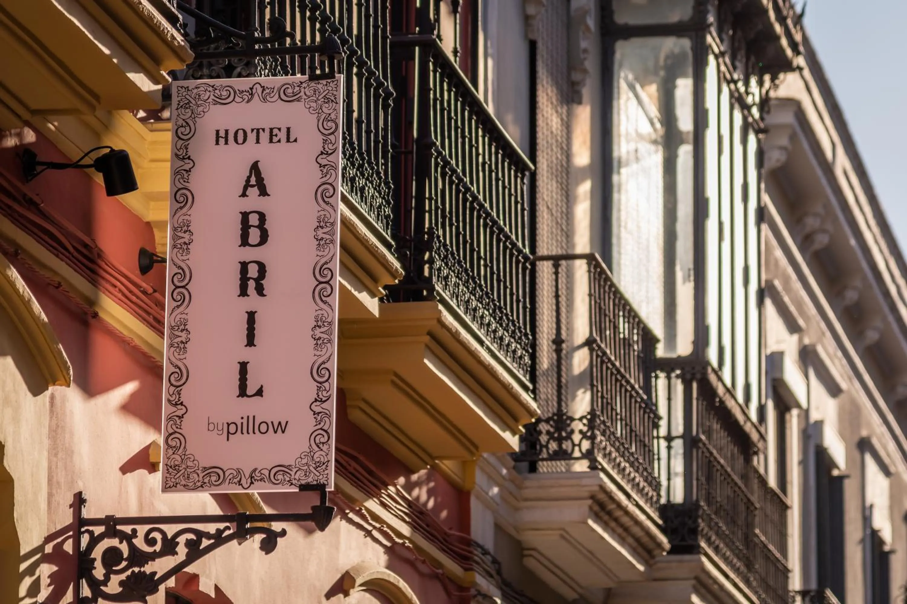 Facade/entrance in BYPILLOW Abril