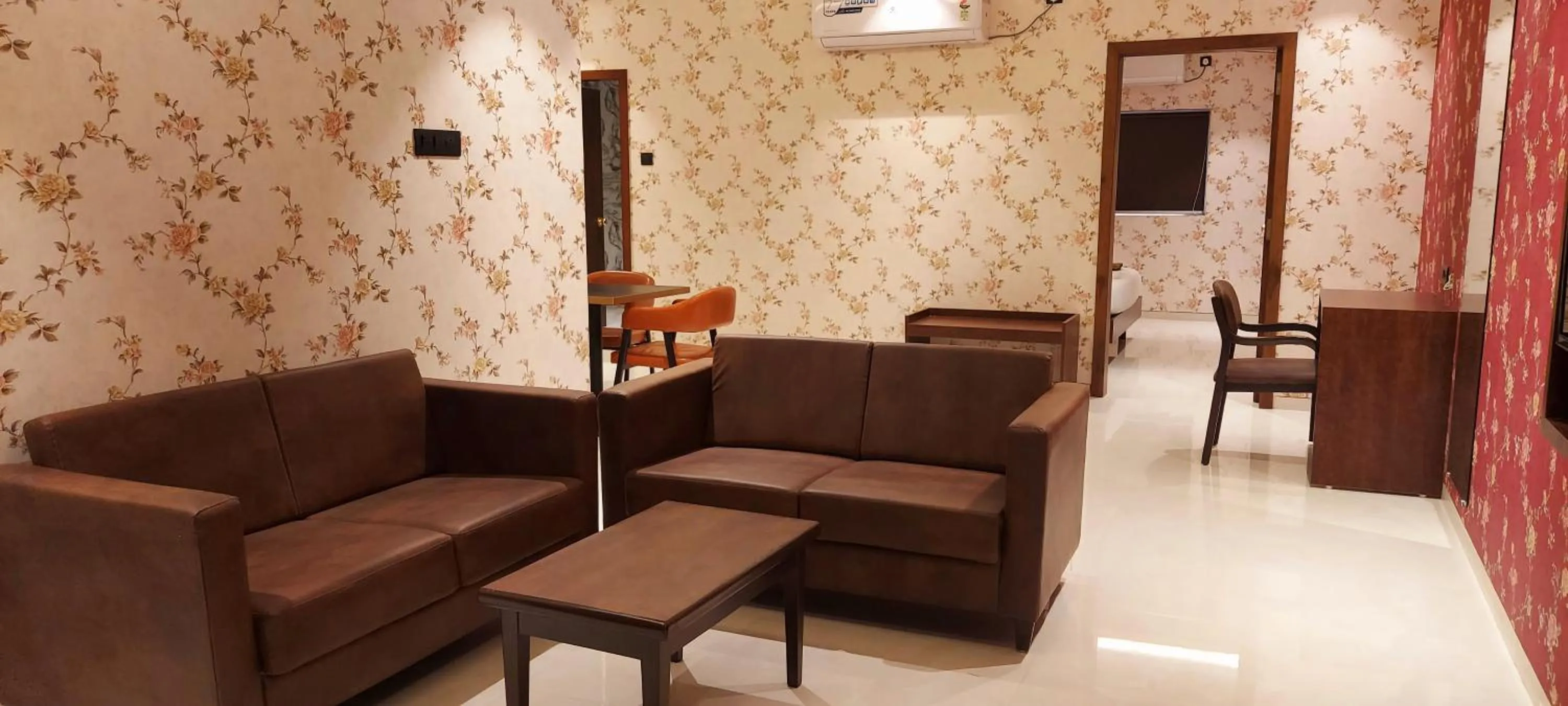 Living room in Hotel Madhuban