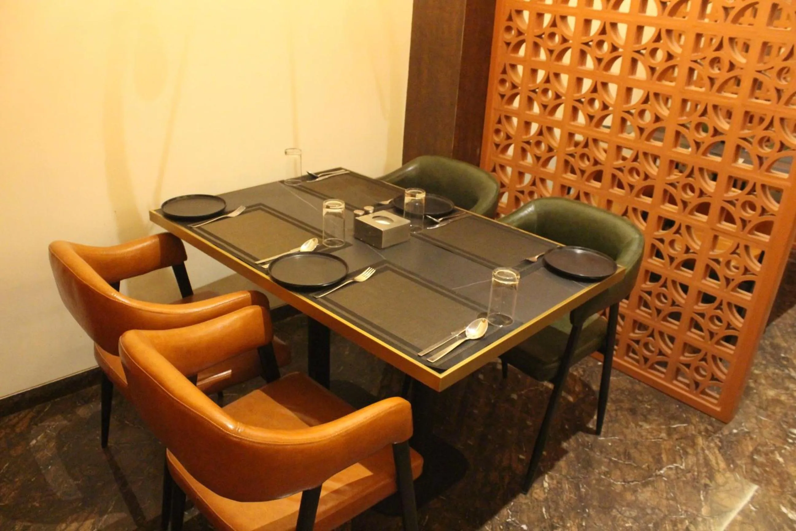 Restaurant/places to eat in Hotel Madhuban