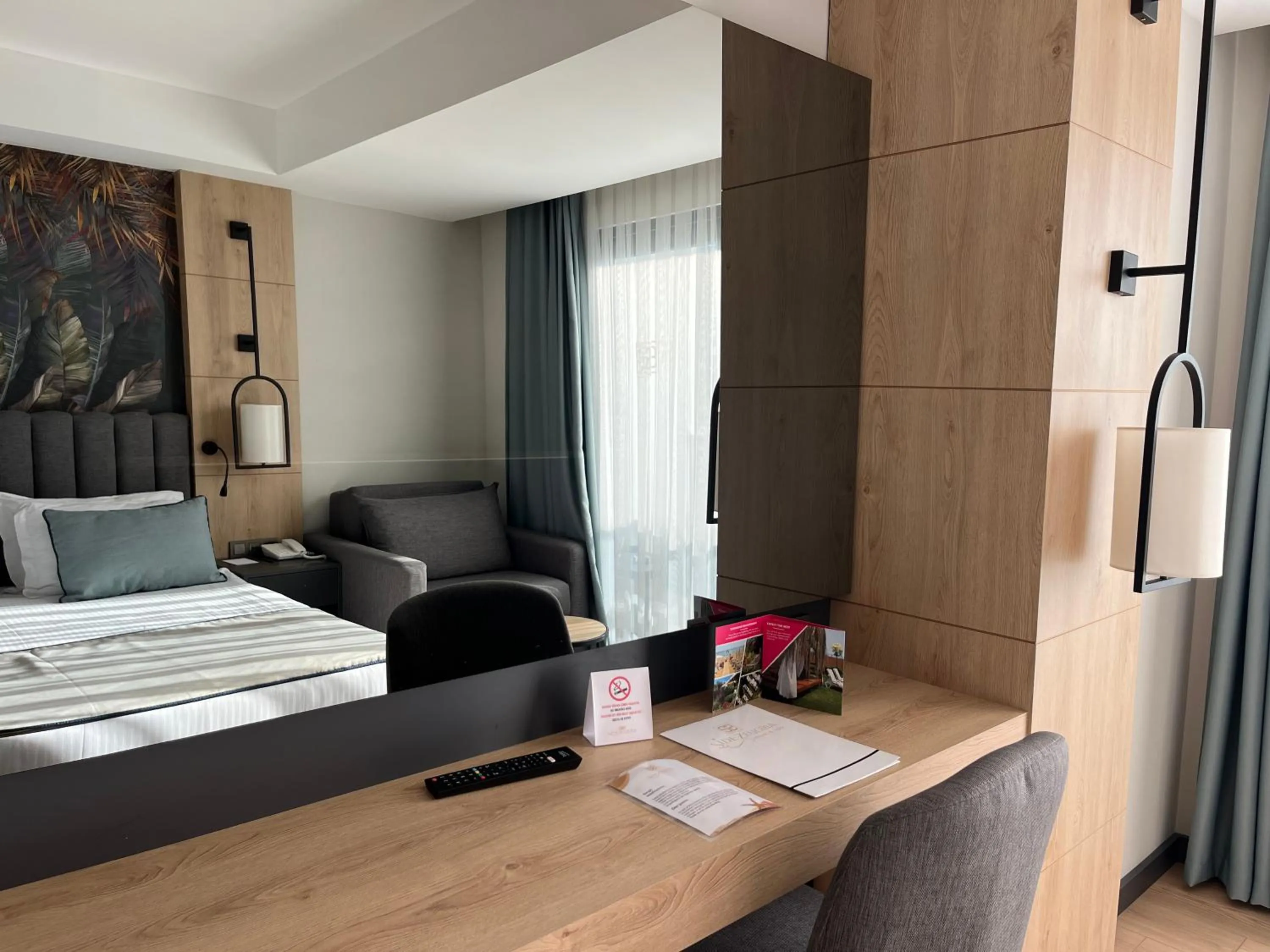 Seating area, Bed in Side Zeugma Hotel - Adult Only 16 Plus