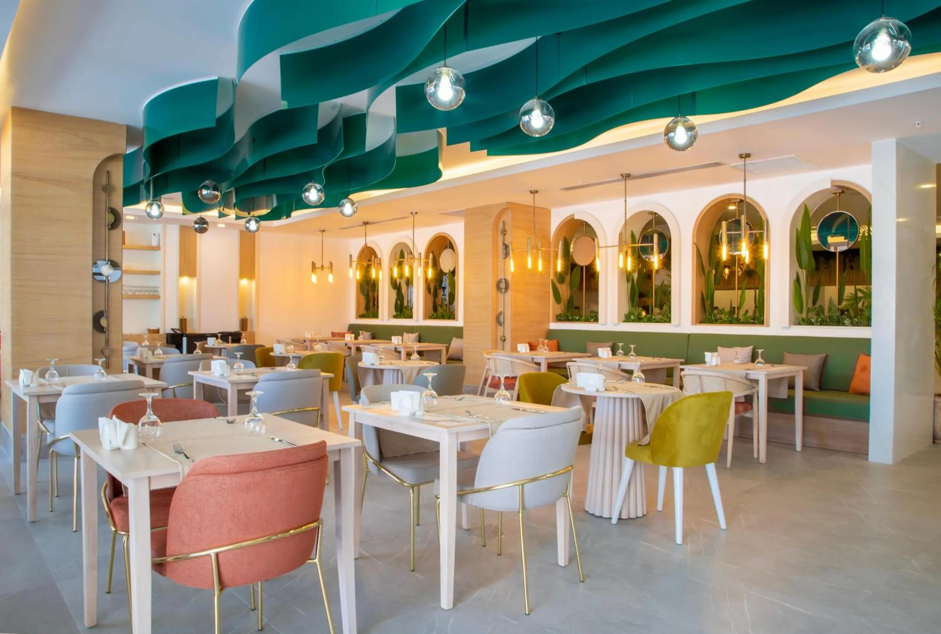 Restaurant/places to eat in Side Zeugma Hotel - Adult Only 16 Plus