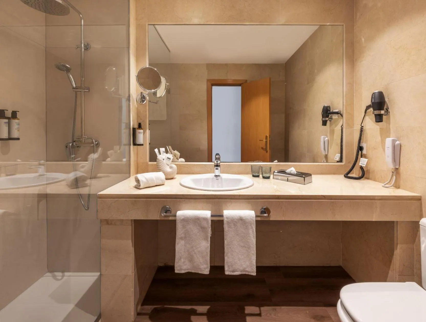 Shower in Hotel Málaga Alameda Centro Affiliated by Meliá